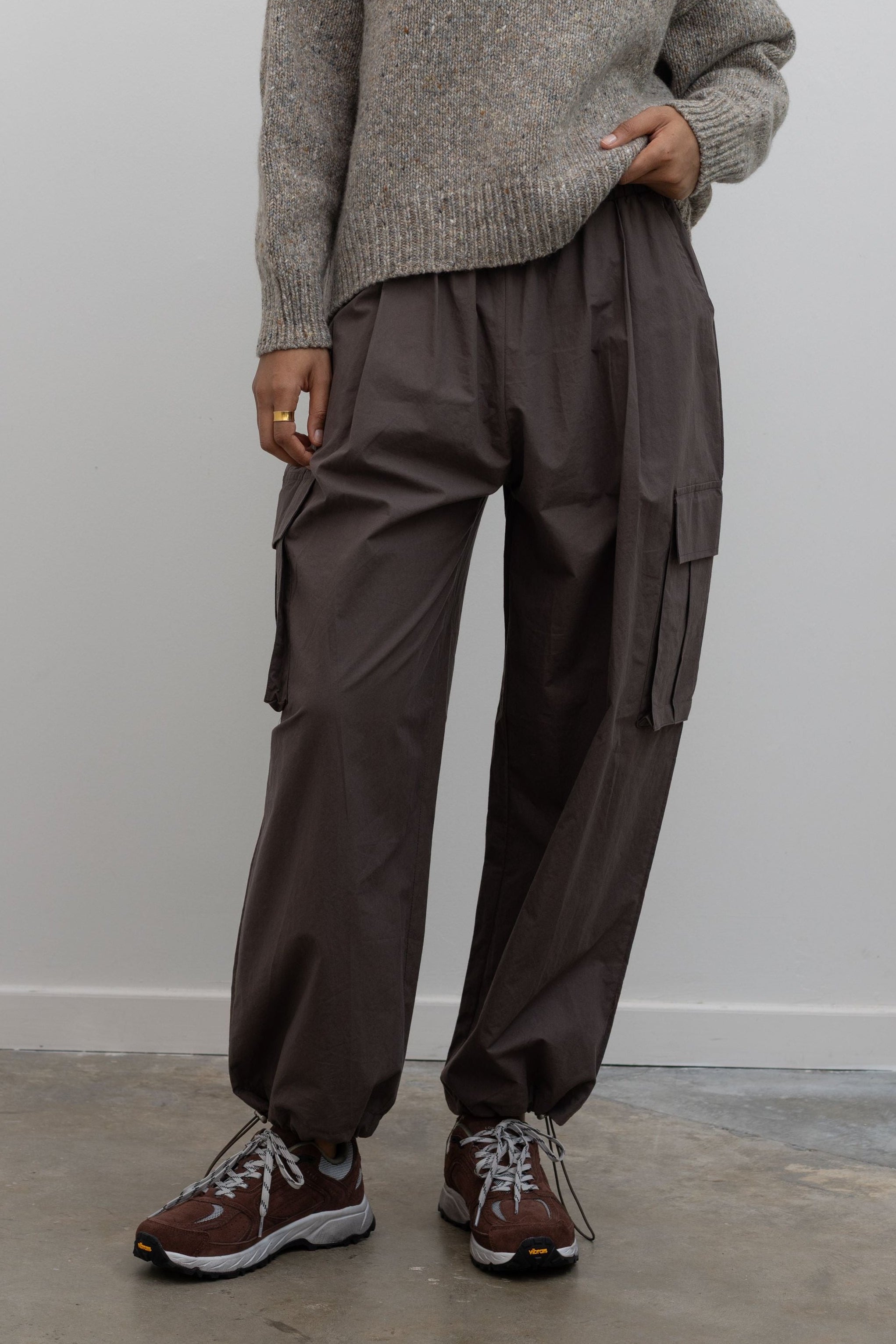 Alas Eius brown wide leg cotton cargo pants, cinched hem, front view