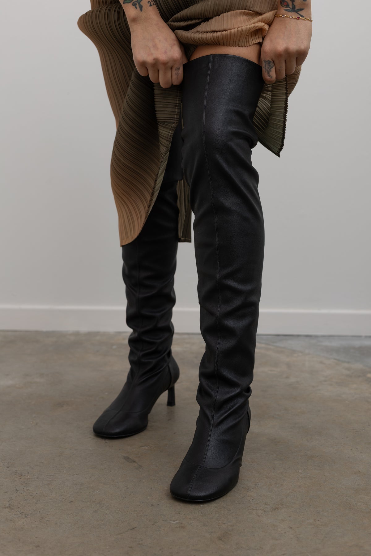 Macob Black Leather Heeled Boots – alas eius