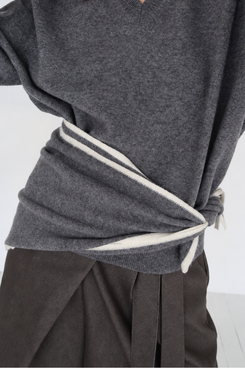 Gray Wool Cashmere Triangle Knit Scarf