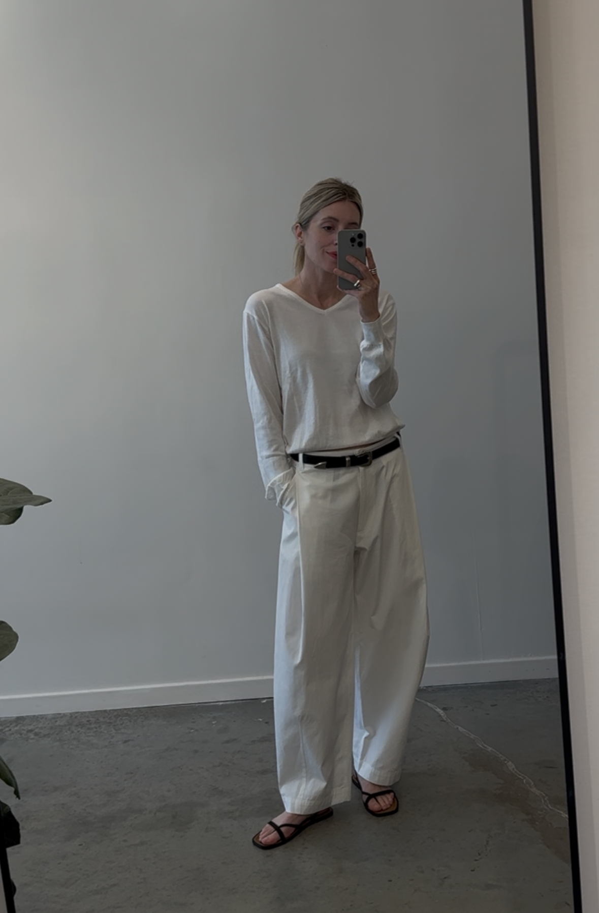 White Cotton Blend V-Neck Knit Top