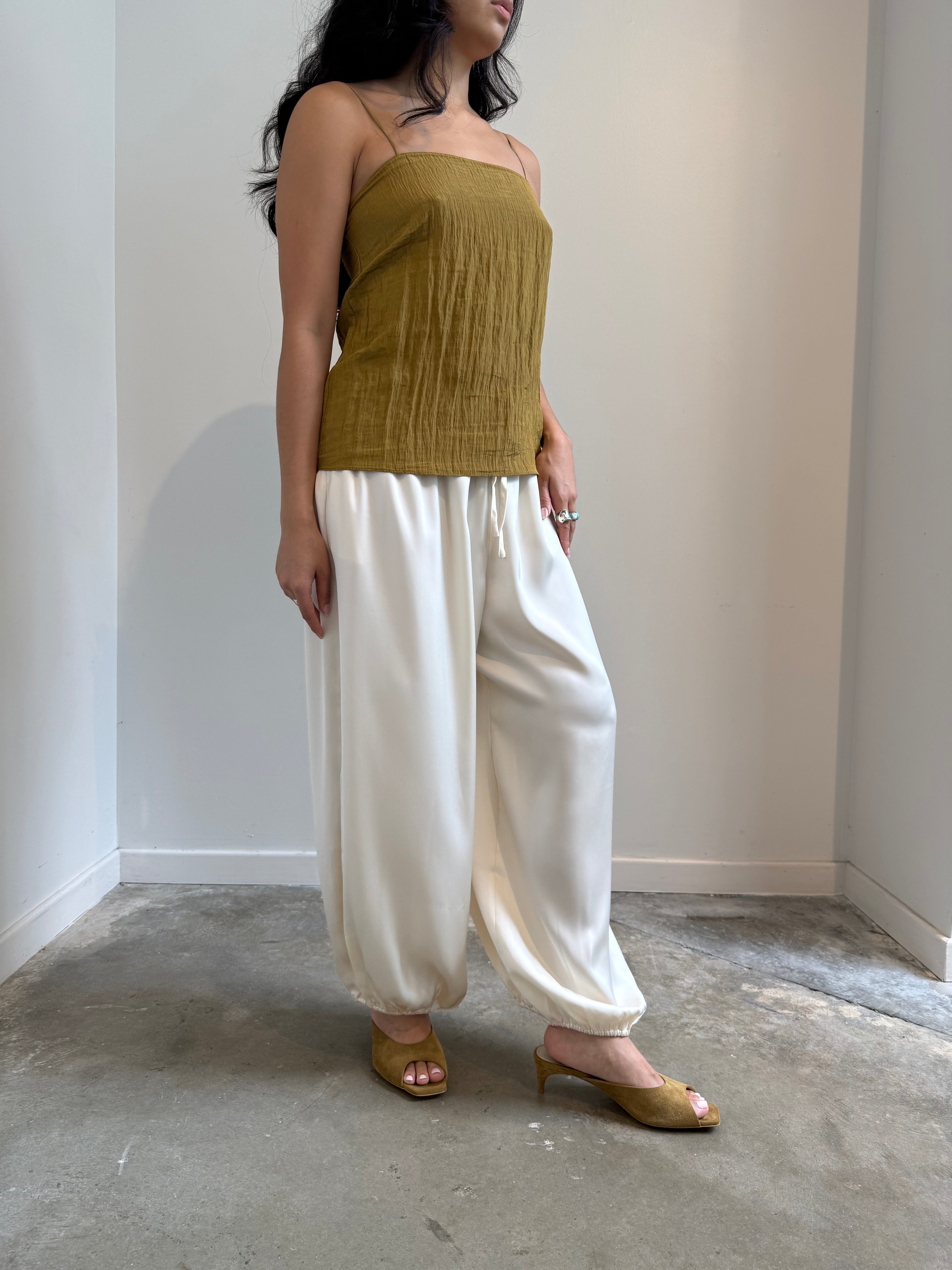 Ivory Balloon Crepe Pants