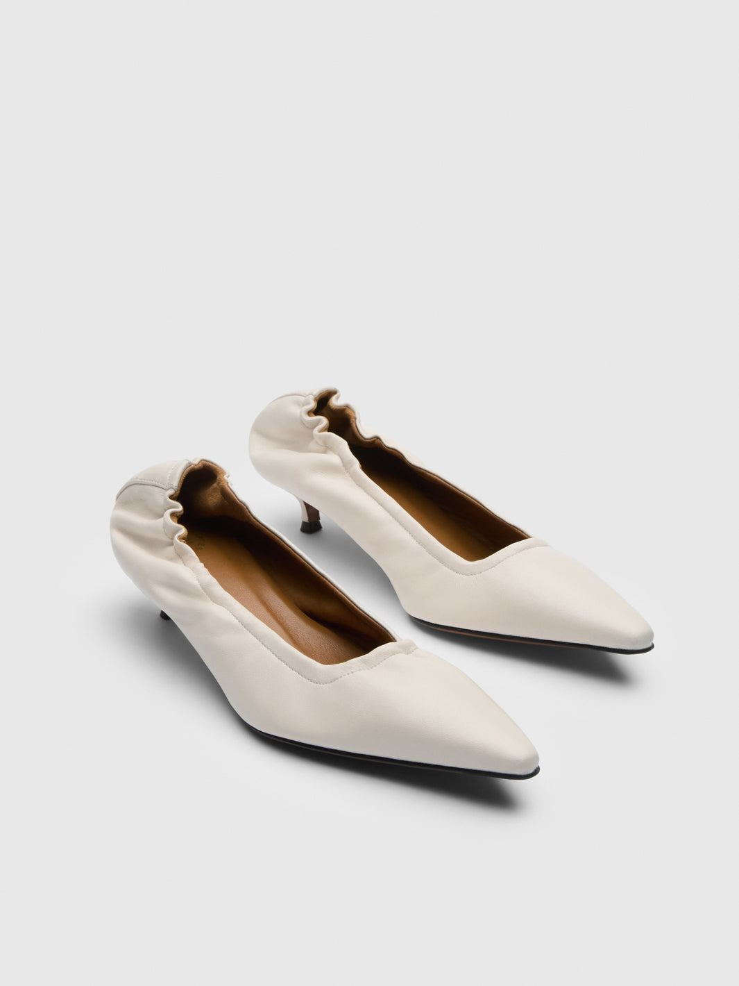 A pair of Spring fashion women's ATP Valfurva Linen Shiny Nappa Pumps at Alas Eius 