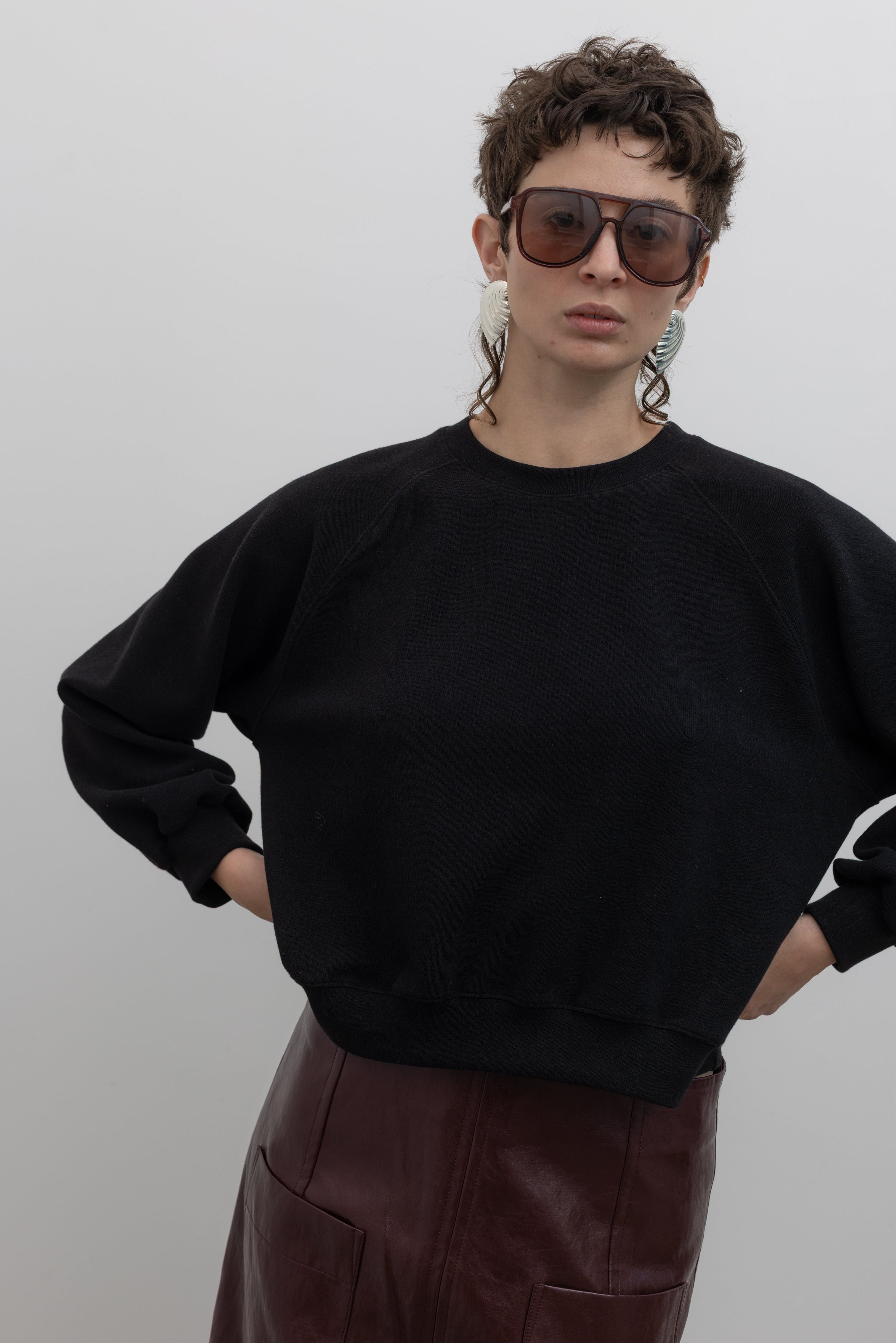 Alas Eius black raglan sleeve elevated essentials sweatshirt, detailed front view