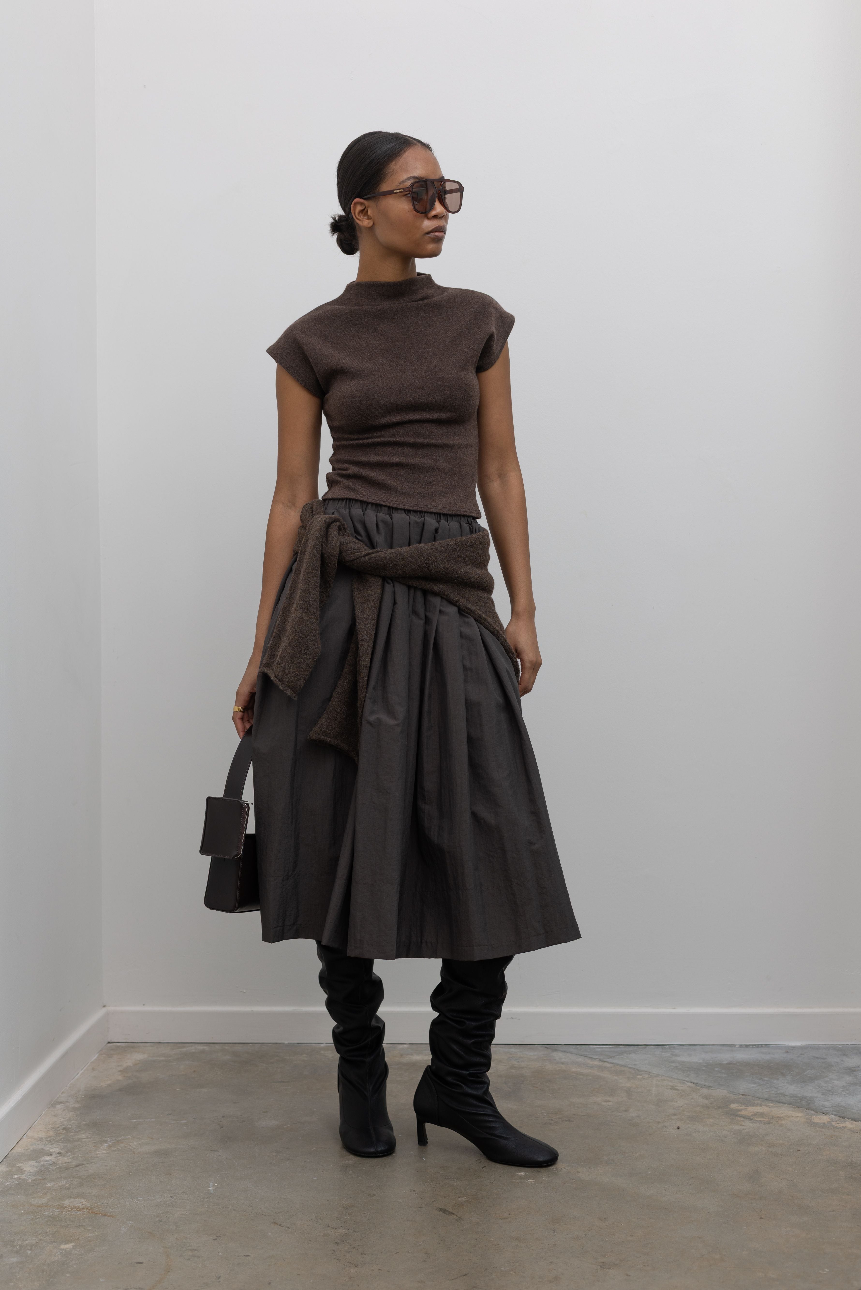 Brown Nylon Pleated Midi Skirt – alas eius