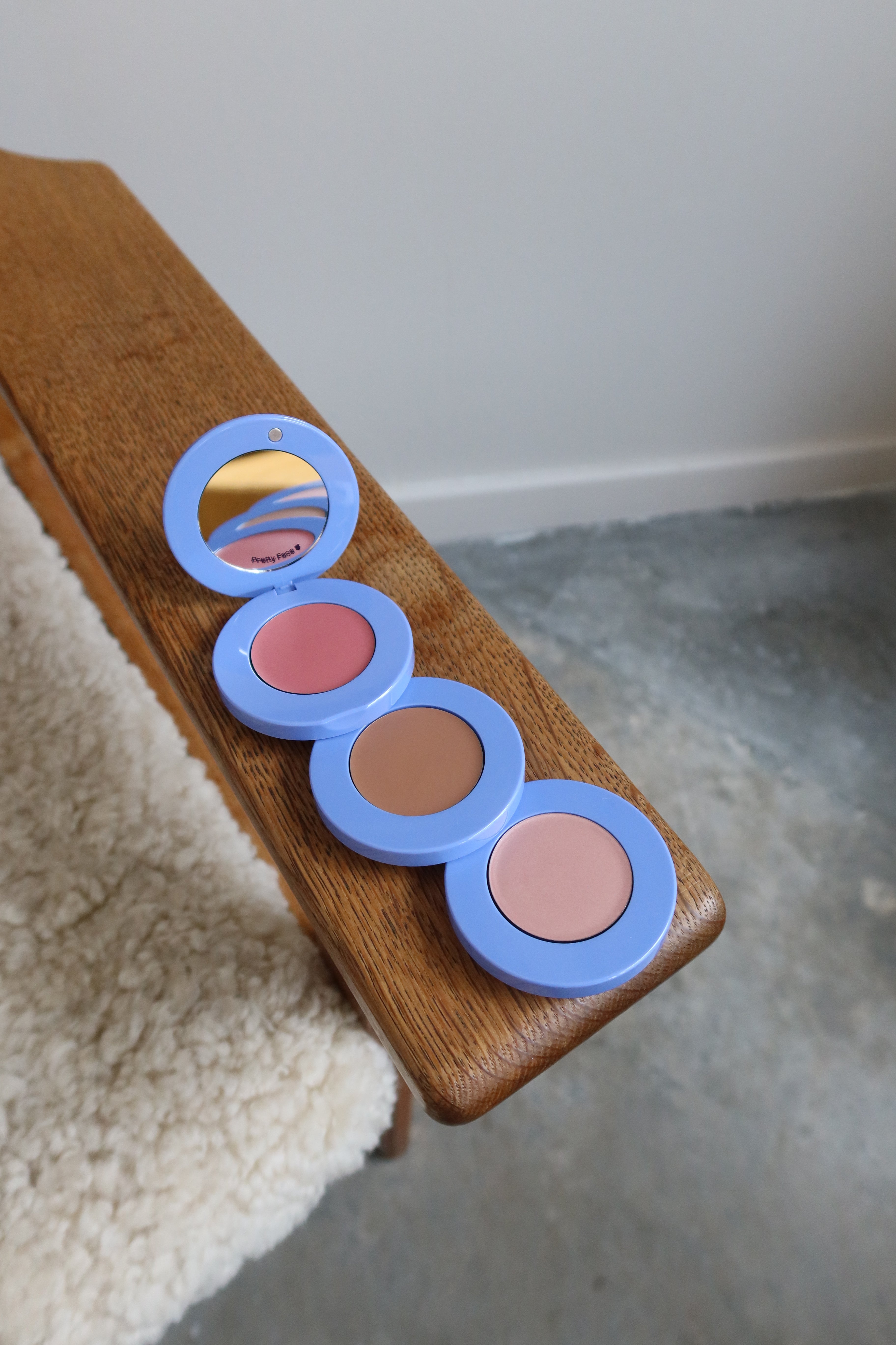 Alleyoop Makeup Stack Makeup Set Light Pink at Alas Eius