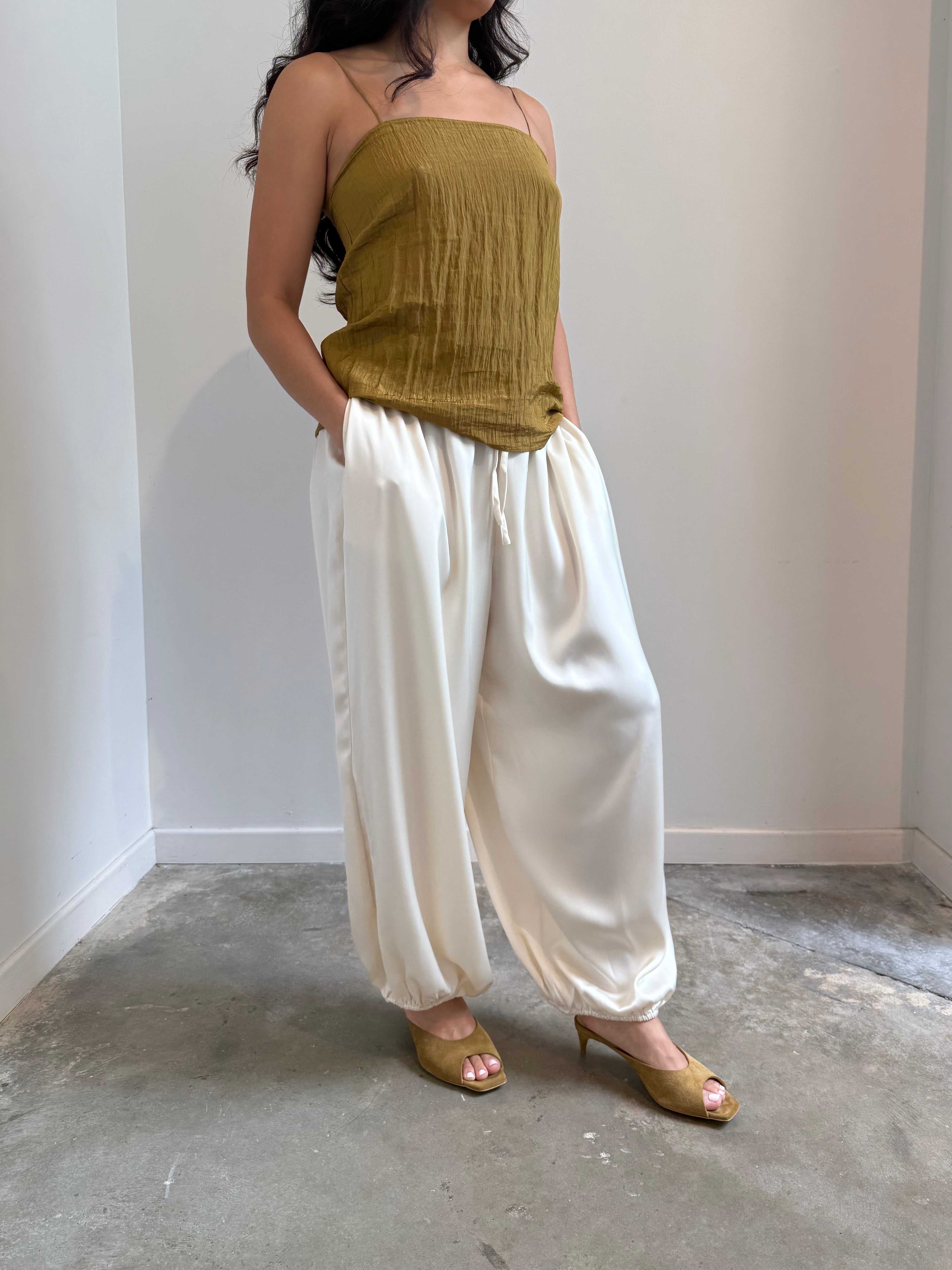 Ivory Balloon Crepe Pants