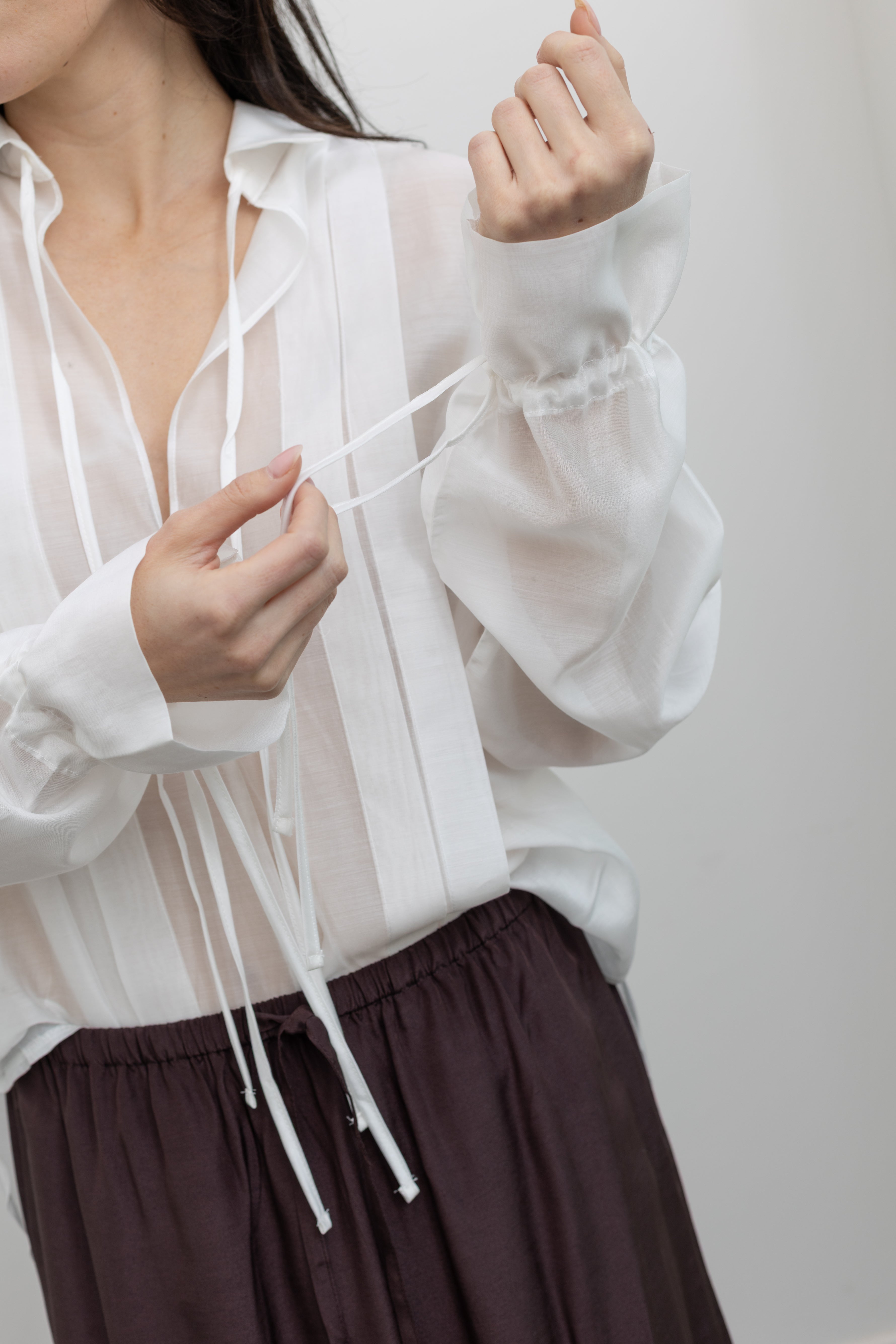 レディース Acka / airy sheer blouse White
