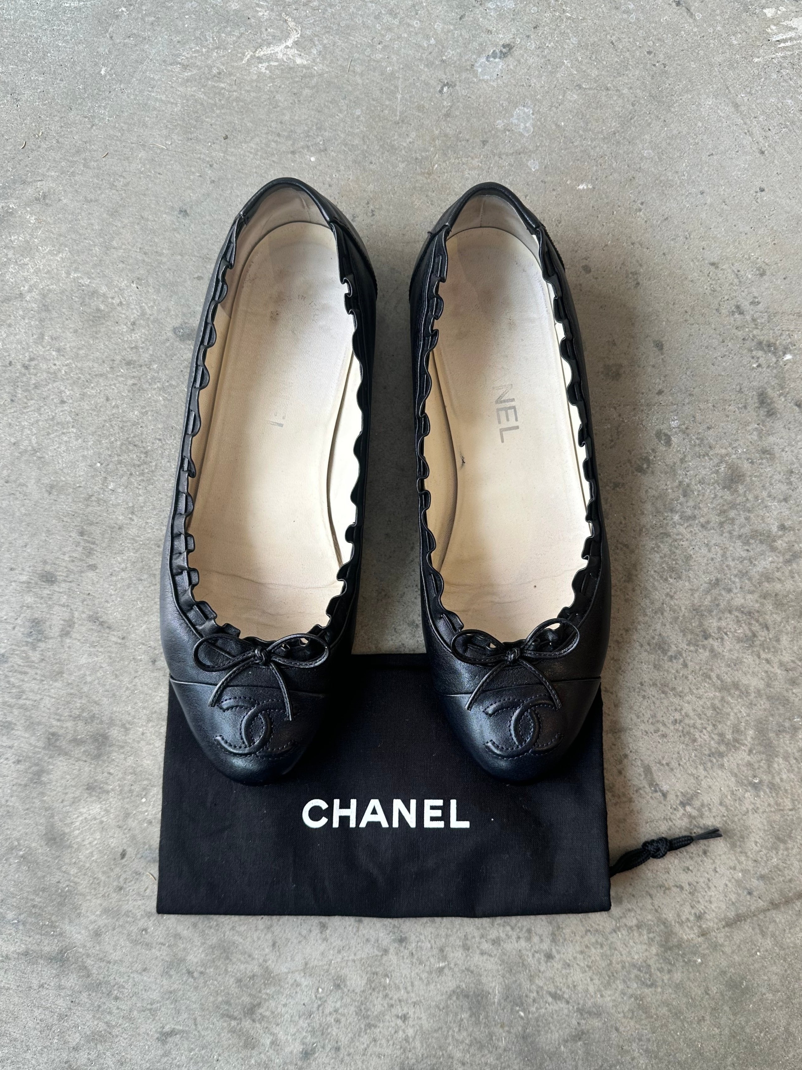 Chanel Black Leather Cinched Ballet Flats