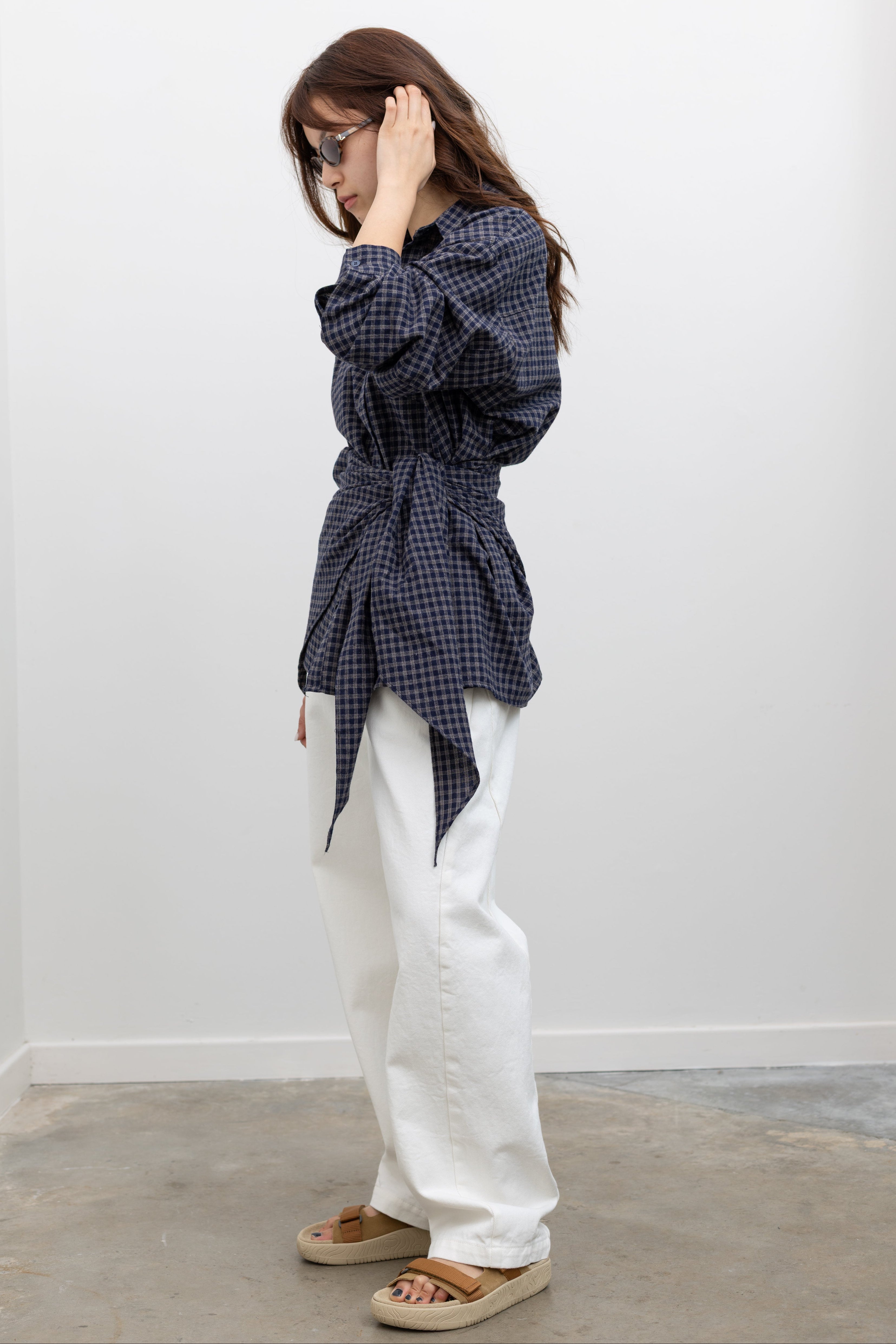 Le Bon Shoppe milk white cotton canvas pants with effortless curved leg silhouette, elastic waist, and practical side pockets, styled as utility-inspired women’s fashion trousers for polished casual looks at Alas Eius