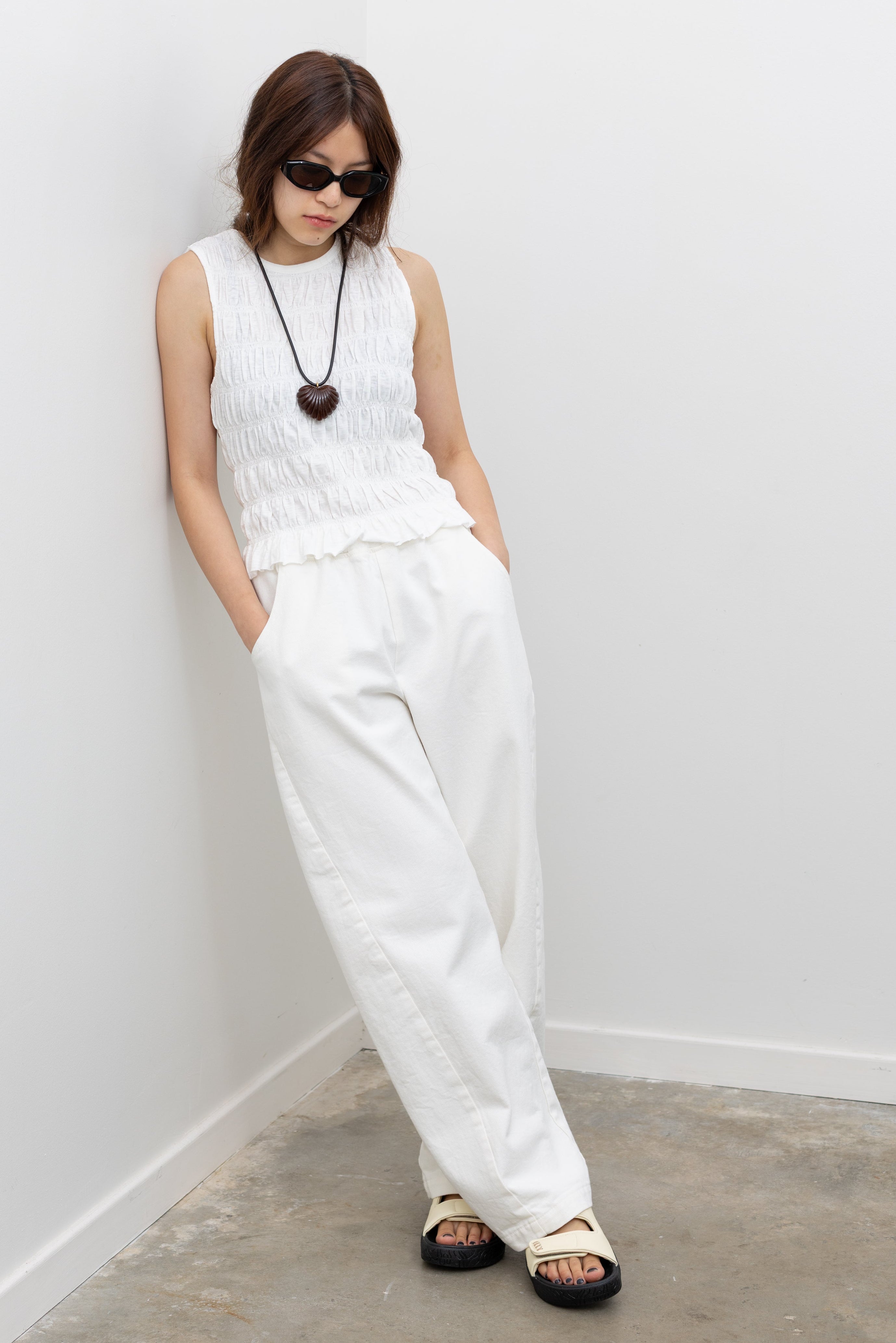 Le Bon Shoppe milk white cotton canvas pants with relaxed curved silhouette, elastic waistband, side panel detailing, and deep pockets, styled as minimalist women’s everyday trousers for effortless casual wear at Alas Eius