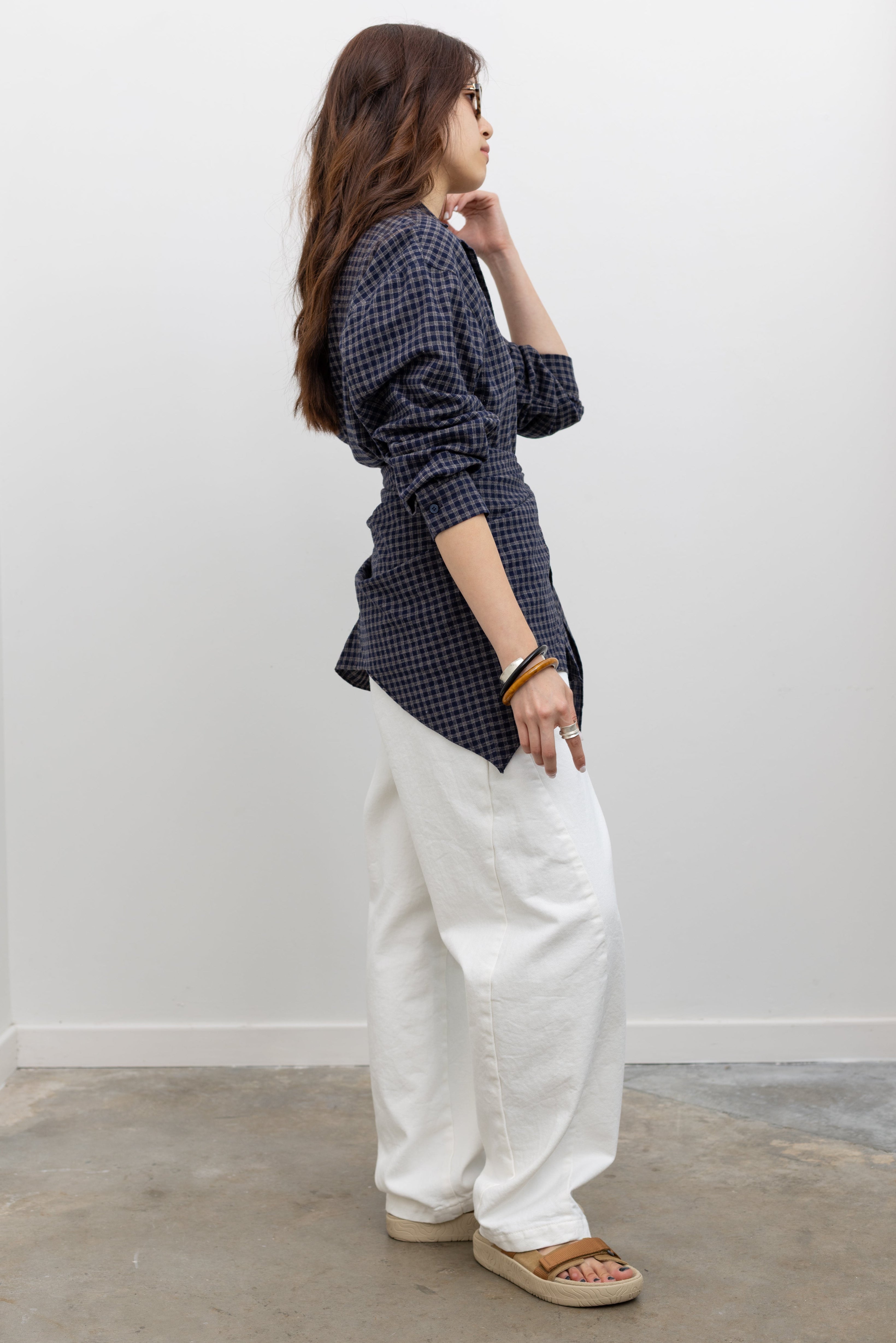 Le Bon Shoppe white cotton canvas pants featuring elastic waistband, curved leg design, and functional pocket detailing, styled as relaxed fit women’s everyday wear trousers for modern minimal wardrobes at Alas Eius