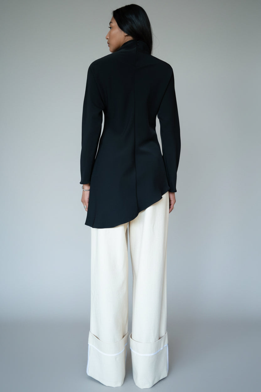 Sloan Black Turtleneck Wave Tunic with tailored yet eased silhouette, made in Mexico, at Alas Eius