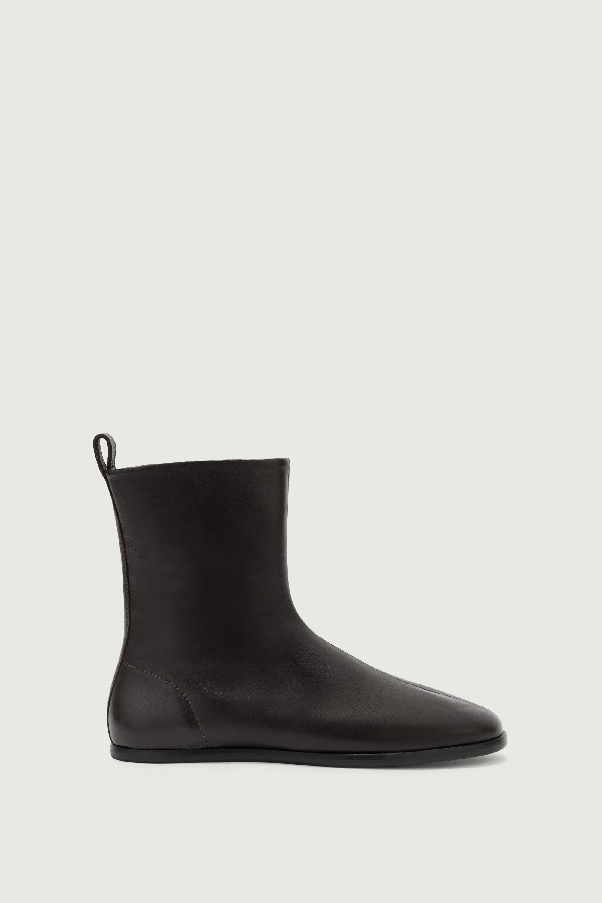 Soeur Cosma Sleek Black Leather Slip On Ankle Boot Minimalist Style at Alas Eius