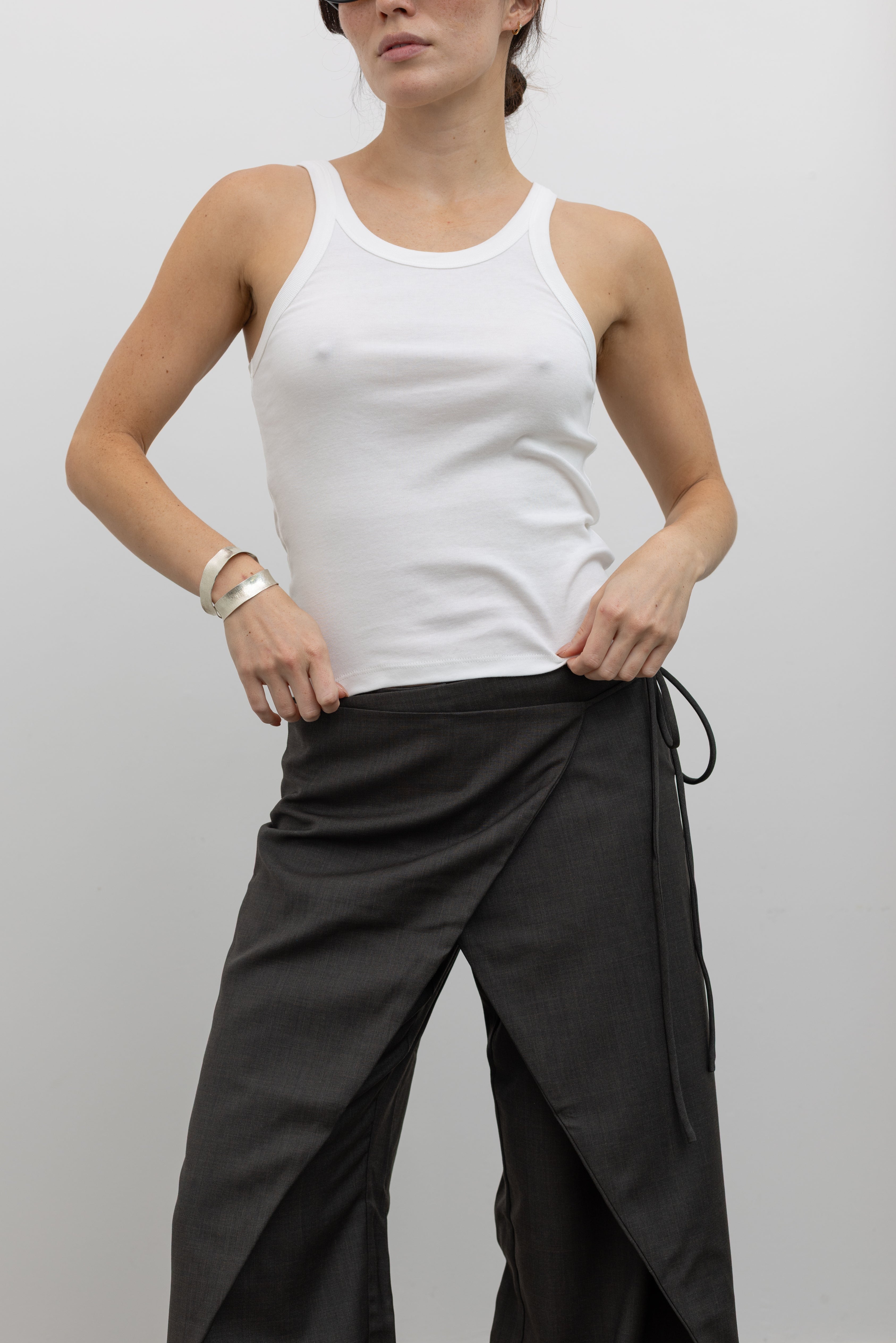 St. Agni Organic Cotton Racer Singlet fitted waist-length silhouette clean athletic lines soft organic cotton foundational tank at Alas Eius