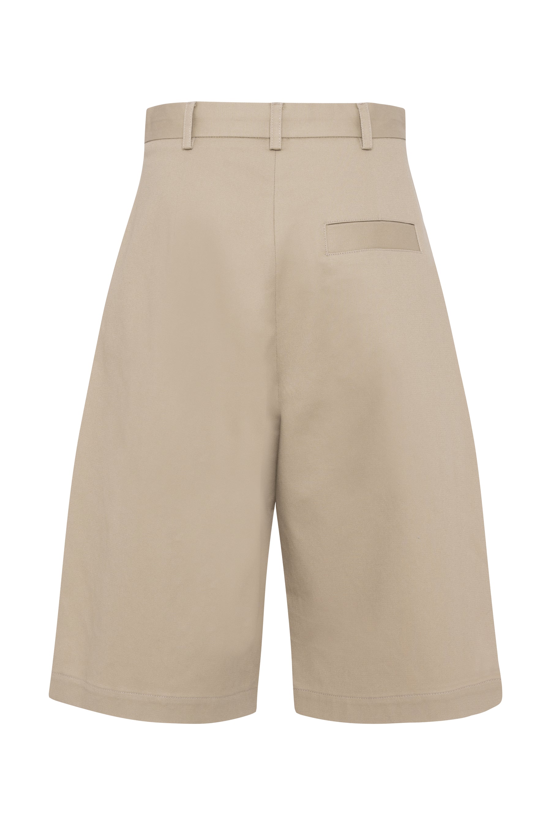 Tela elevated women’s cotton gabardine shorts featuring a polished Bermuda silhouette, belt loops, and relaxed tailoring for understated luxury style at Alas Eius