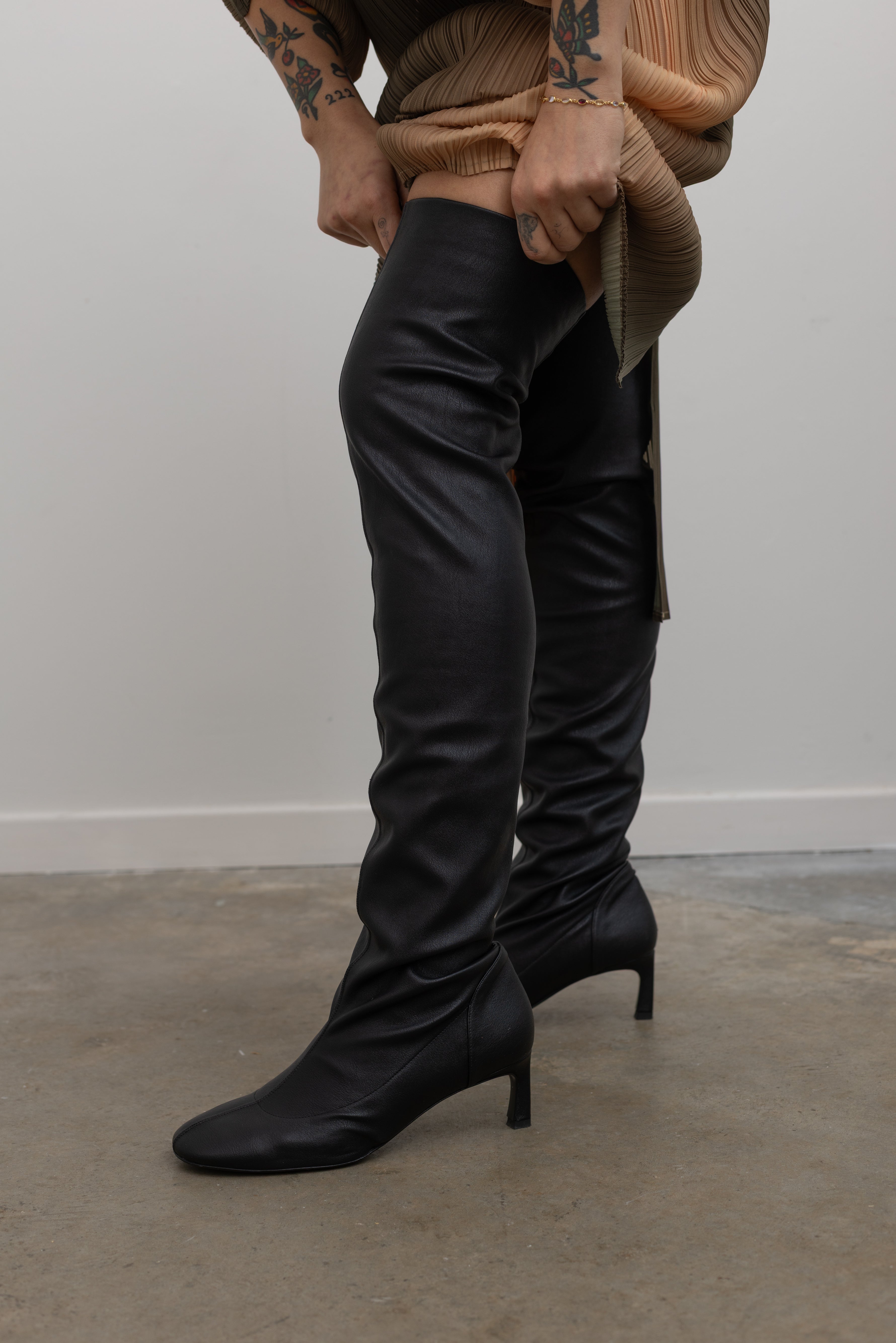 Macob Black Leather Heeled Boots – alas eius