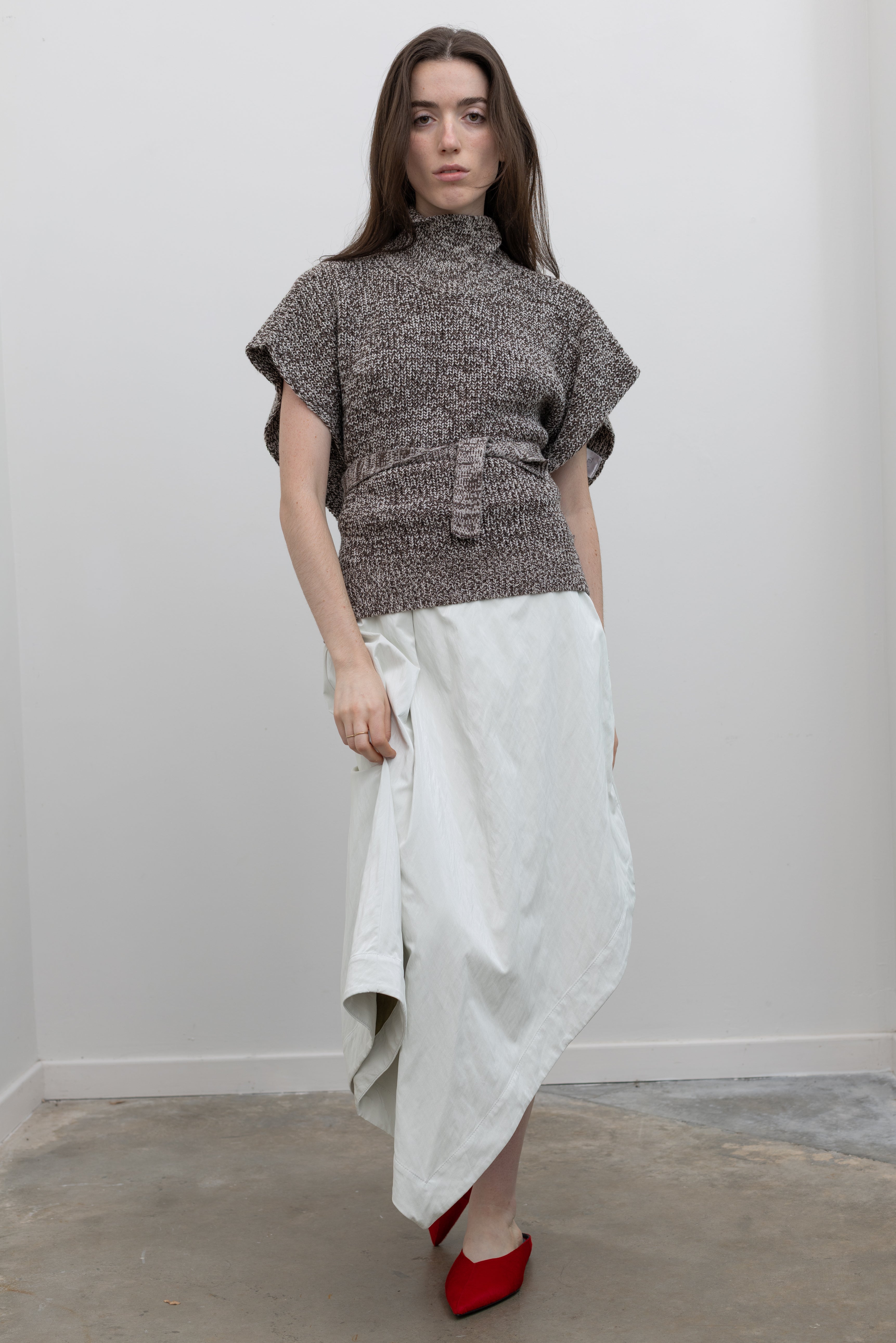 Bita Melange White and Brown Sleeveless Sweater
