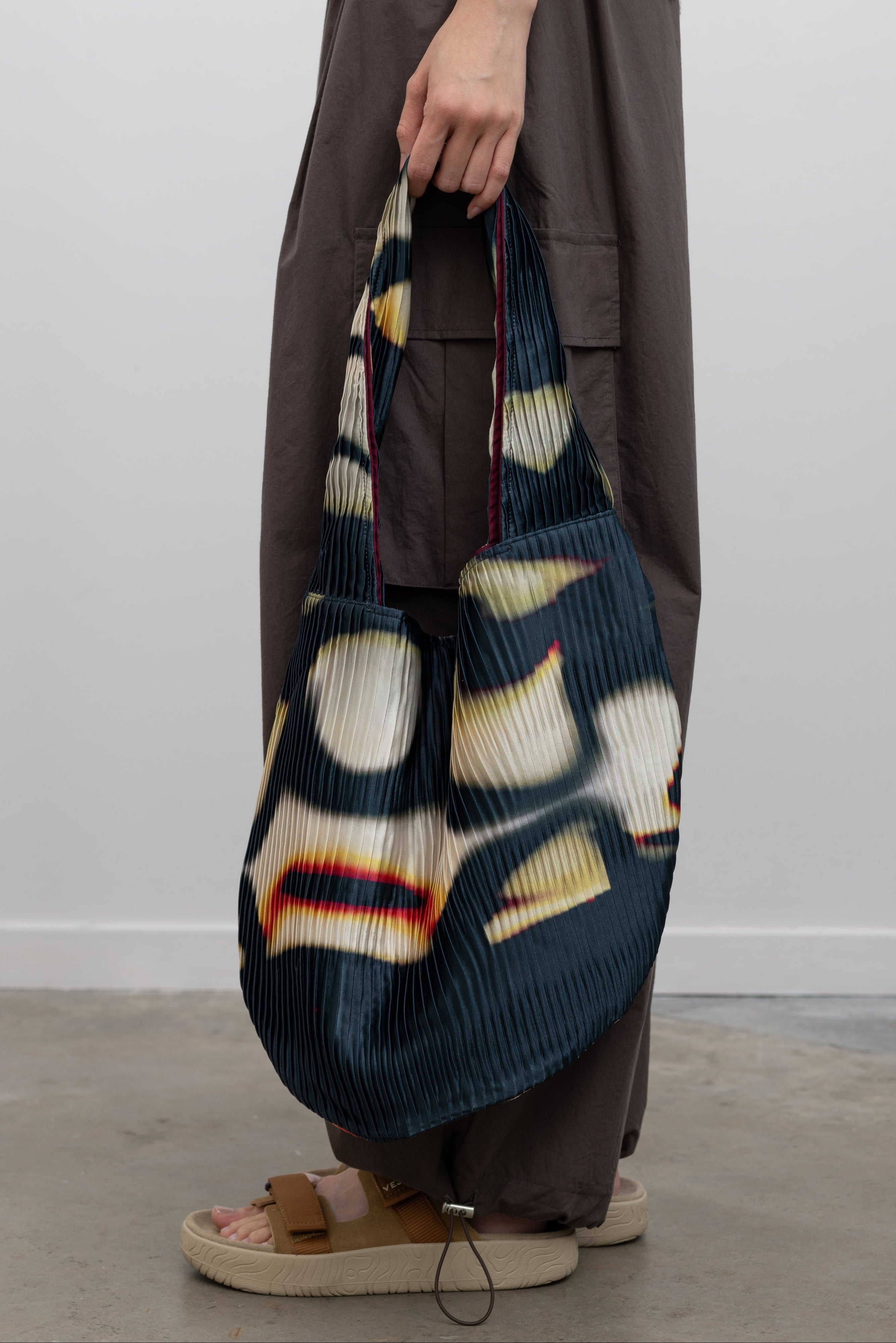 Siblio Axle Tote Bag