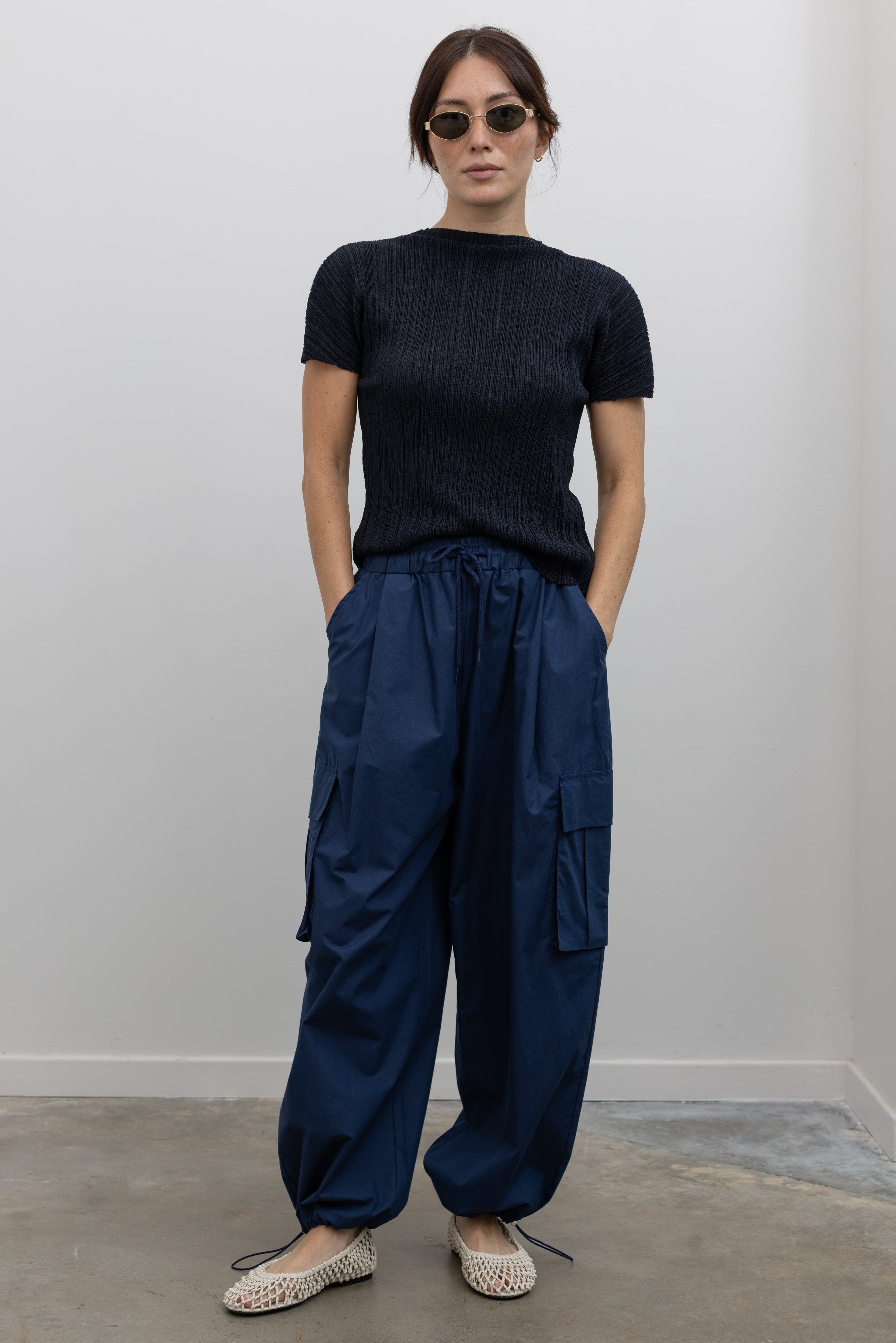 Alas Eius oversized cotton cargo trousers with utility pockets and customizable fit at Alas Eius