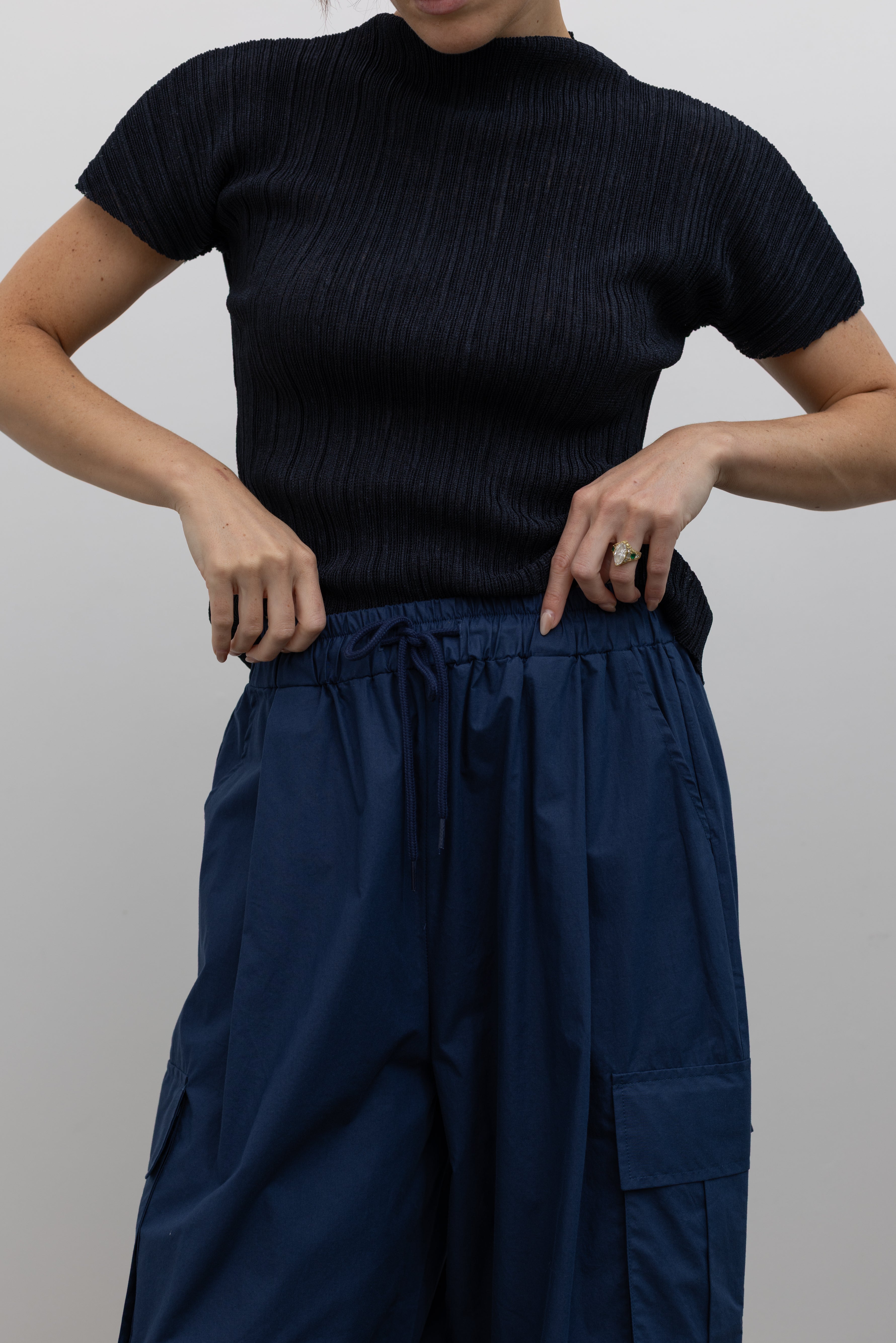 Alas Eius minimalist cotton cargo pants with adjustable hems and oversized fit at Alas Eius