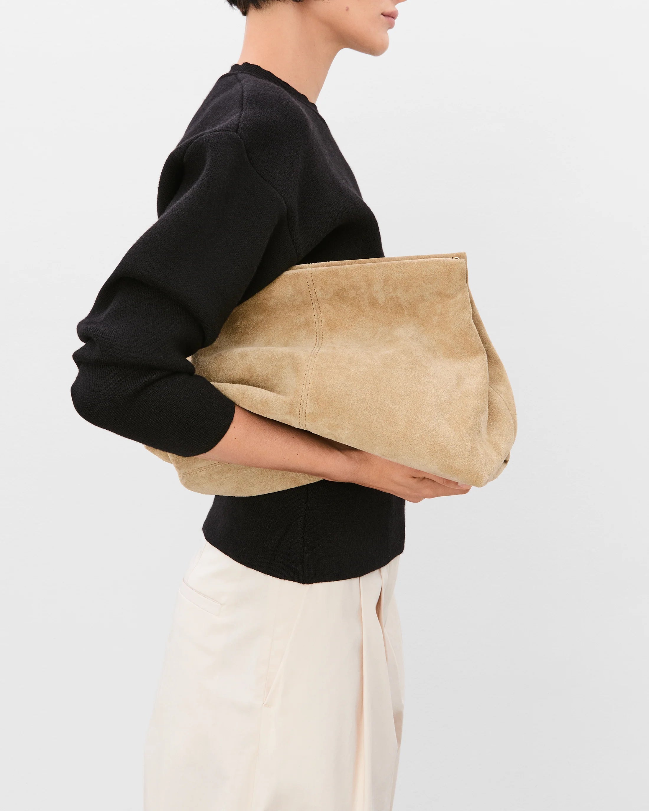 Clay Clutch Suede Bag In Sand