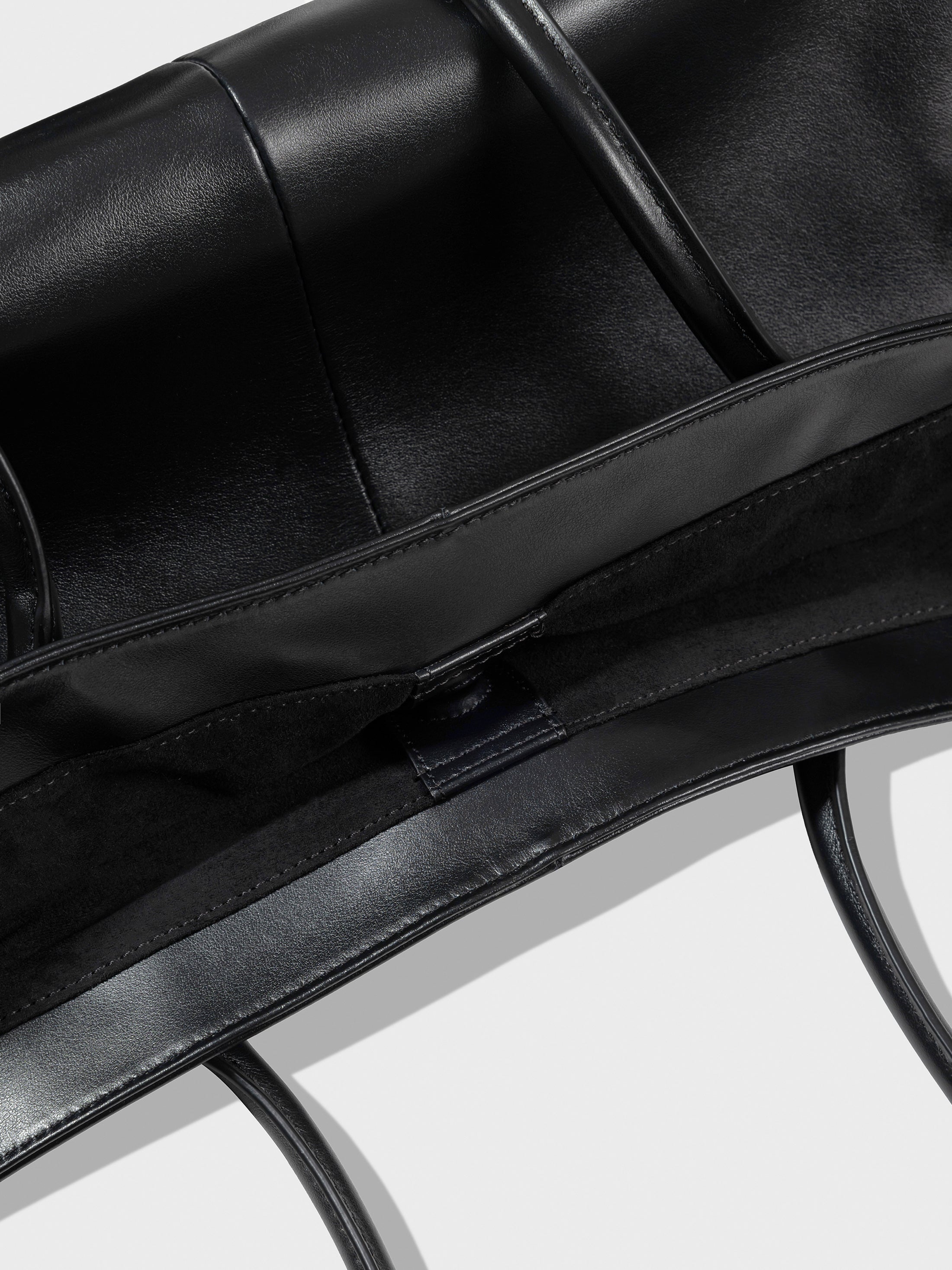 Haricot Mini Black Leather Bag