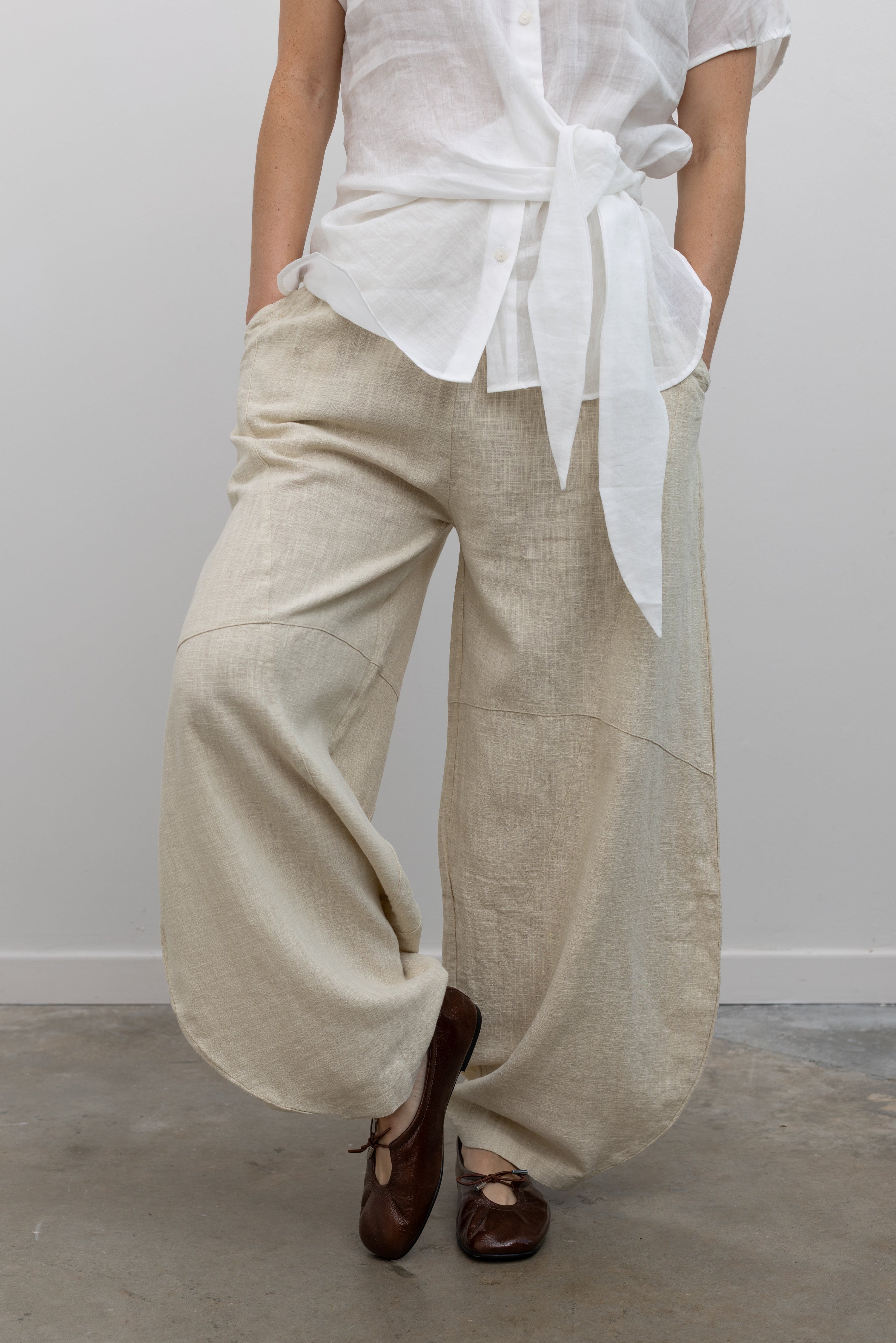 Collective lightweight cotton linen barrel leg pants with elastic waist and side pockets at Alas Eius