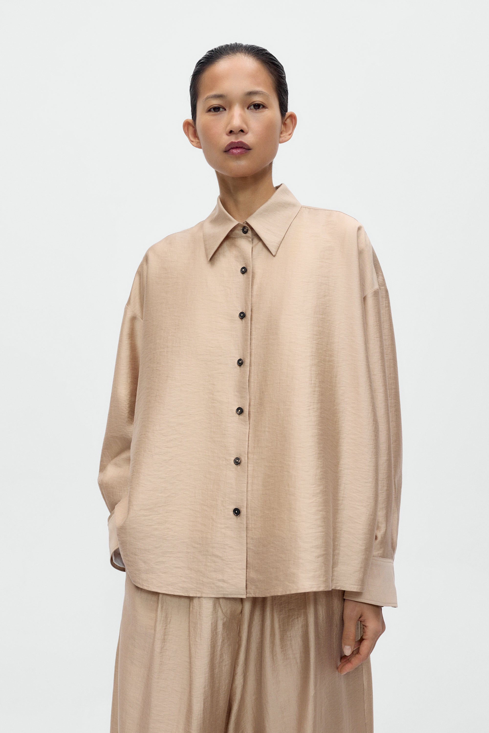Beige Oversized Shirt – alas eius