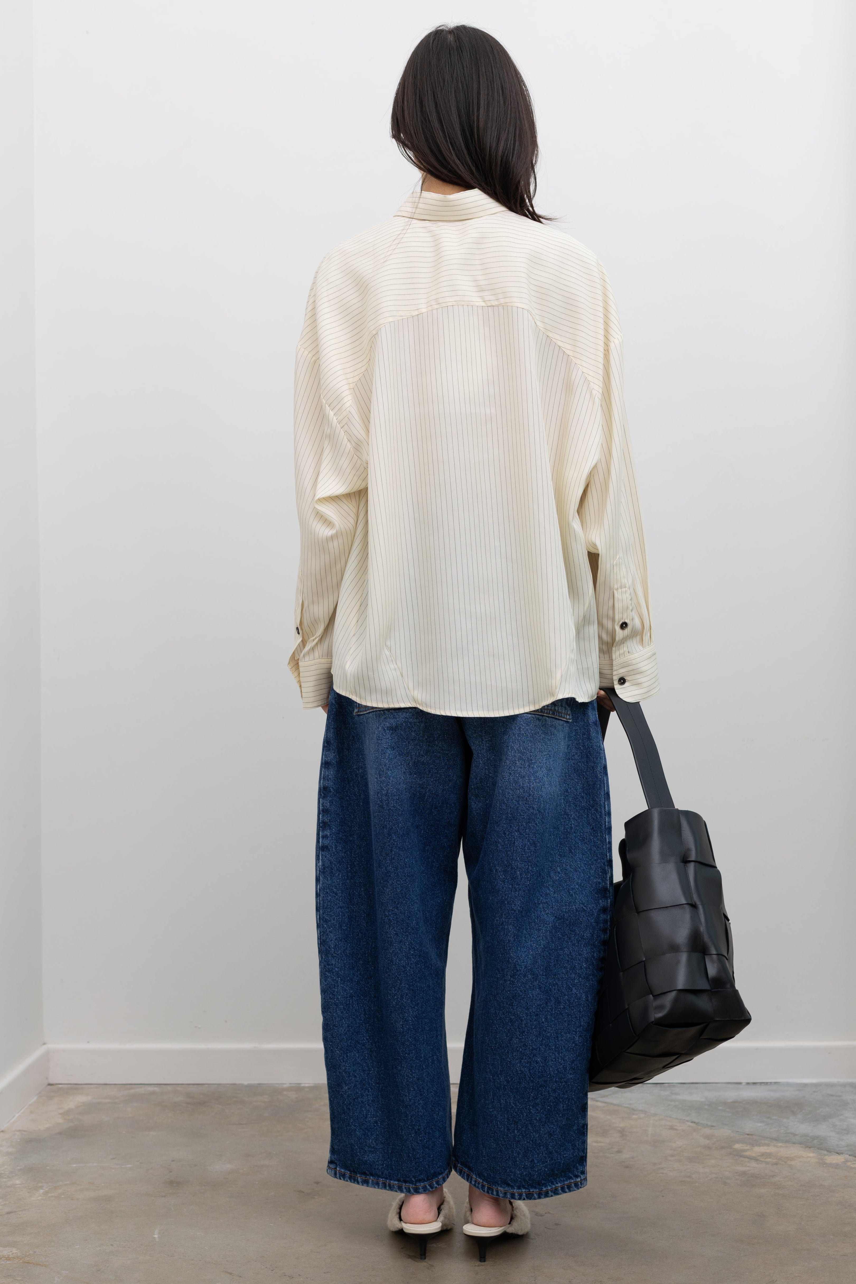 Cordera oversized striped blouse with an easy silhouette designed for sophisticated women's contemporary fashion at Alas Eius