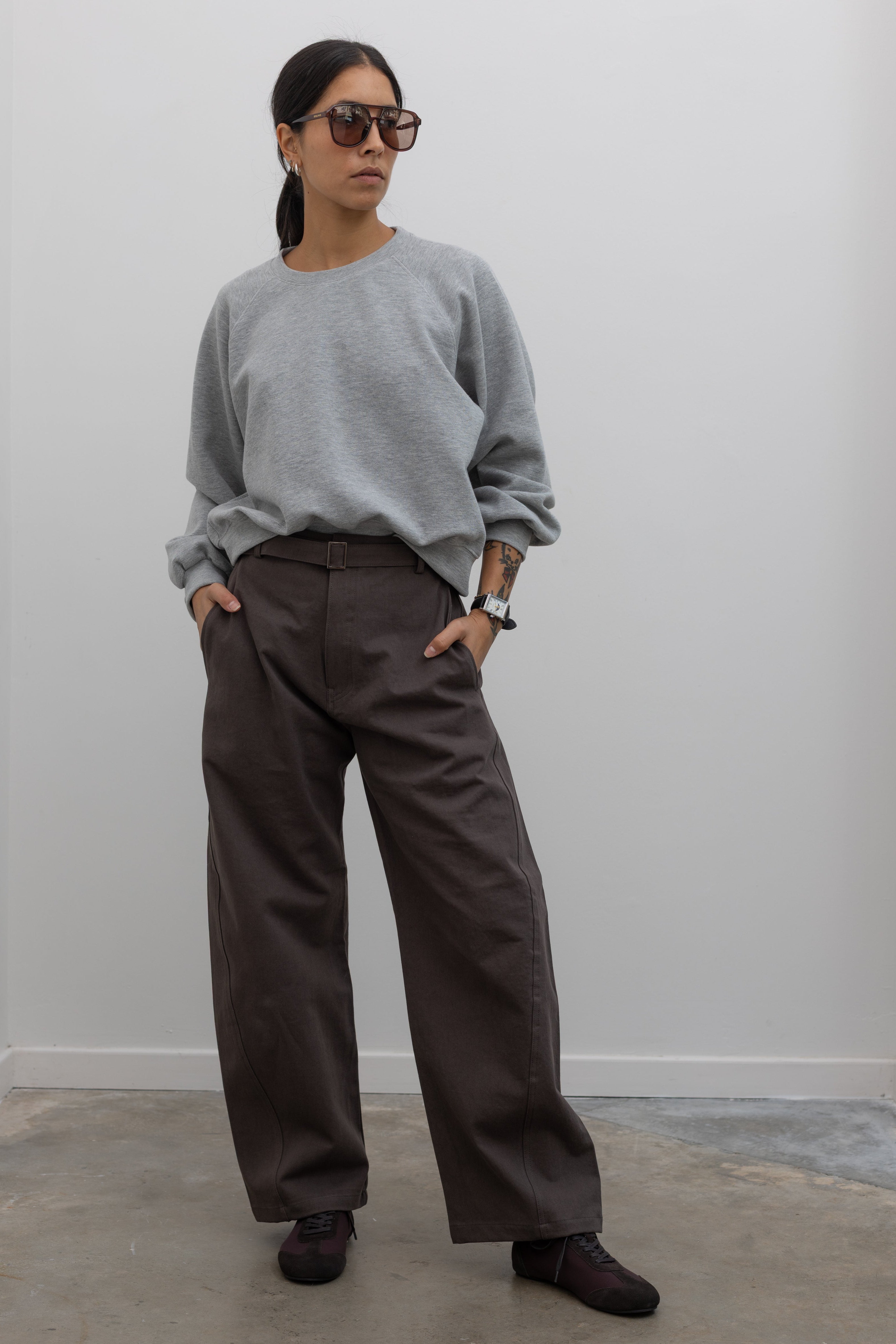 Effortless cotton blend sweatshirt with crew neck and modern cropped silhouette, refined everyday style at Alas Eius