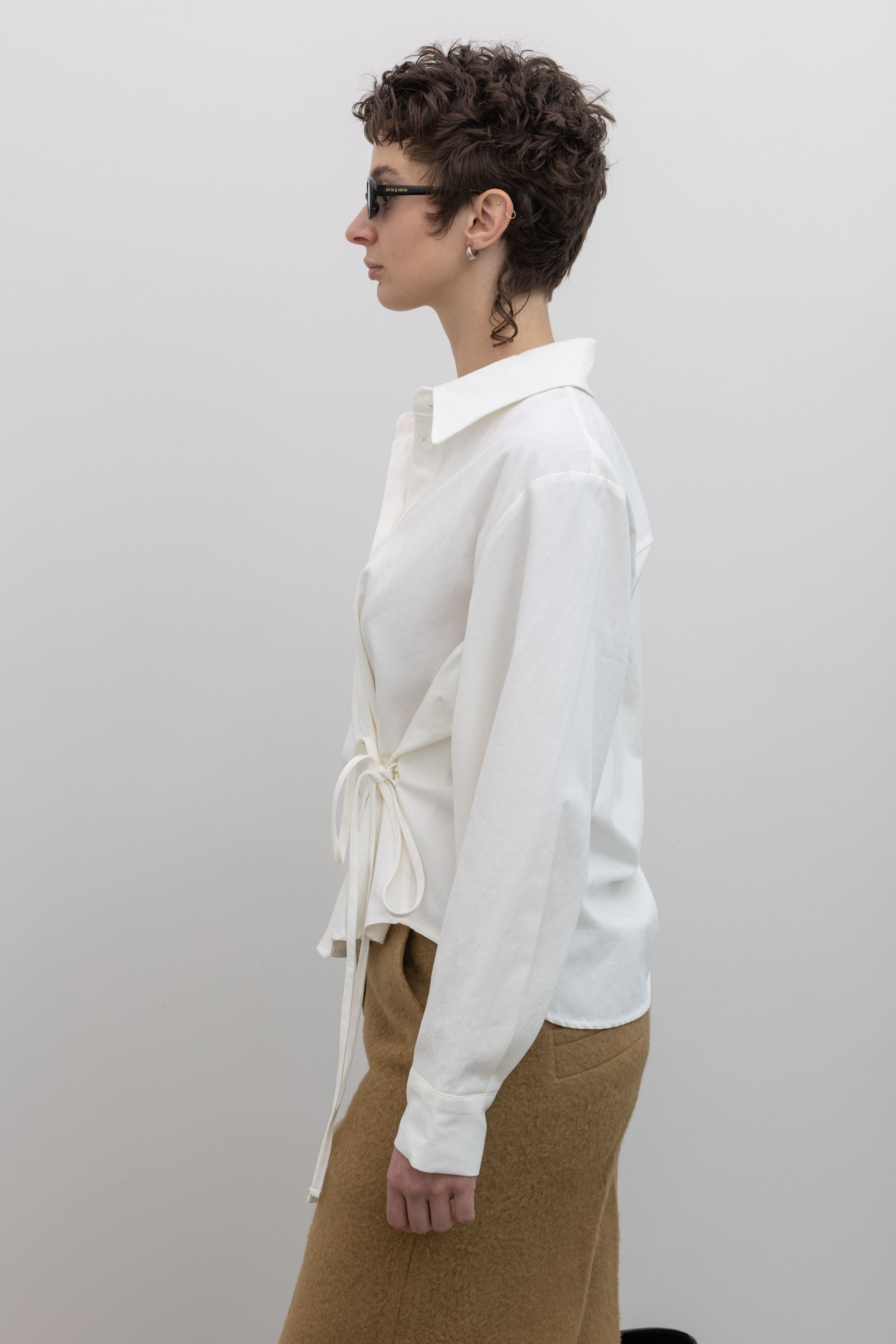 Alas Eius white cotton side tie button down top, side view