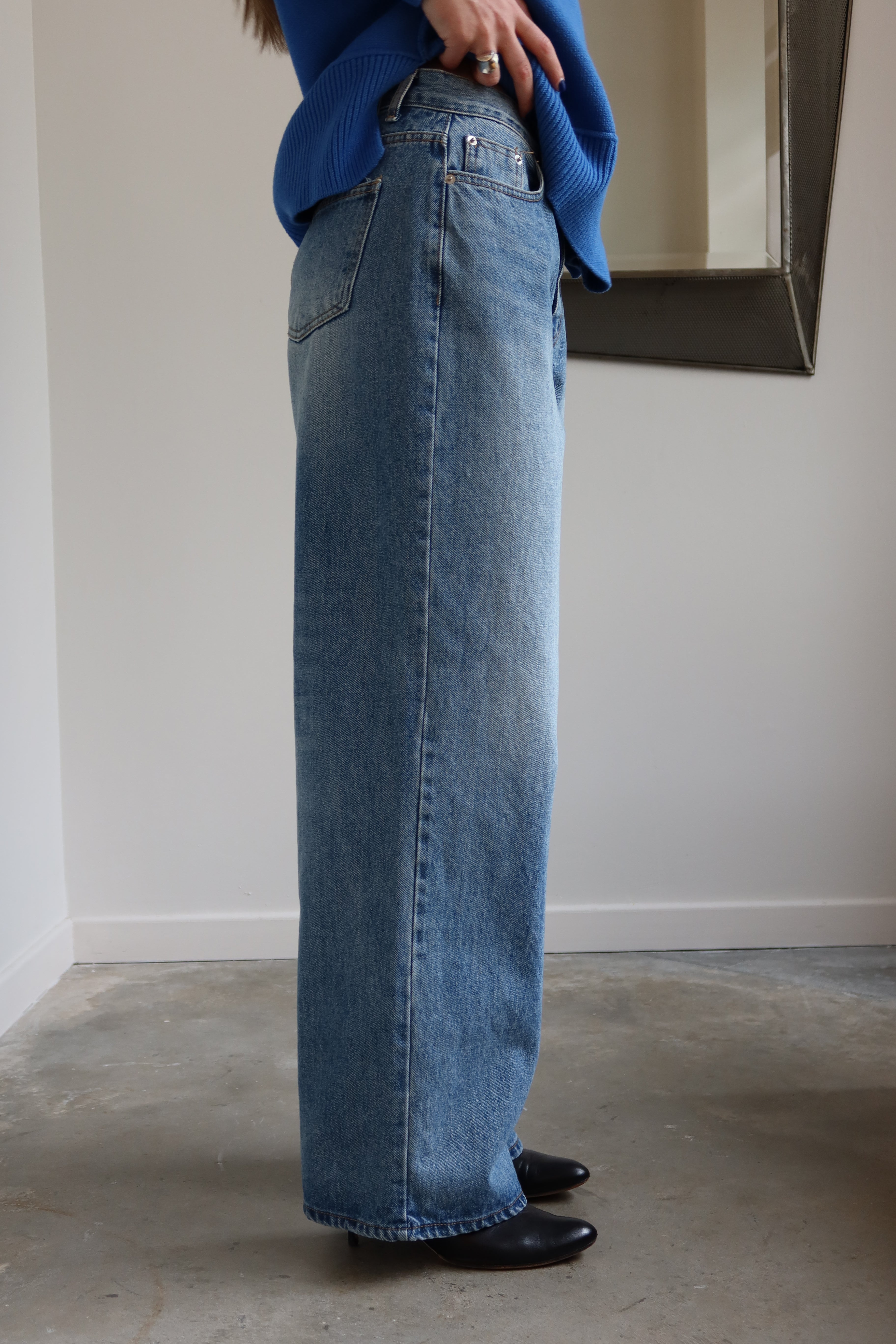 Mid Wash Loose Wide Leg Jeans