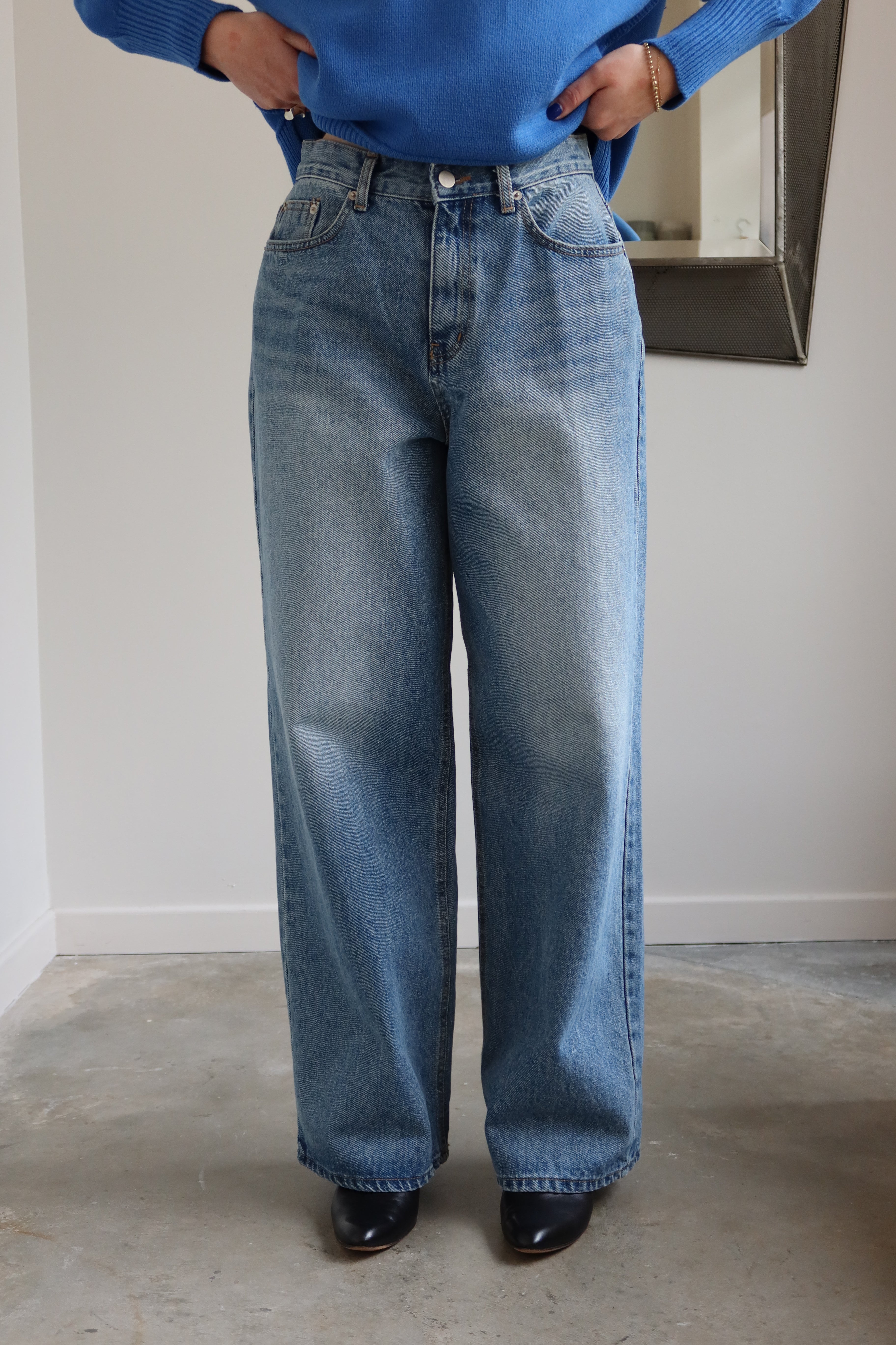 Mid Wash Loose Wide Leg Jeans