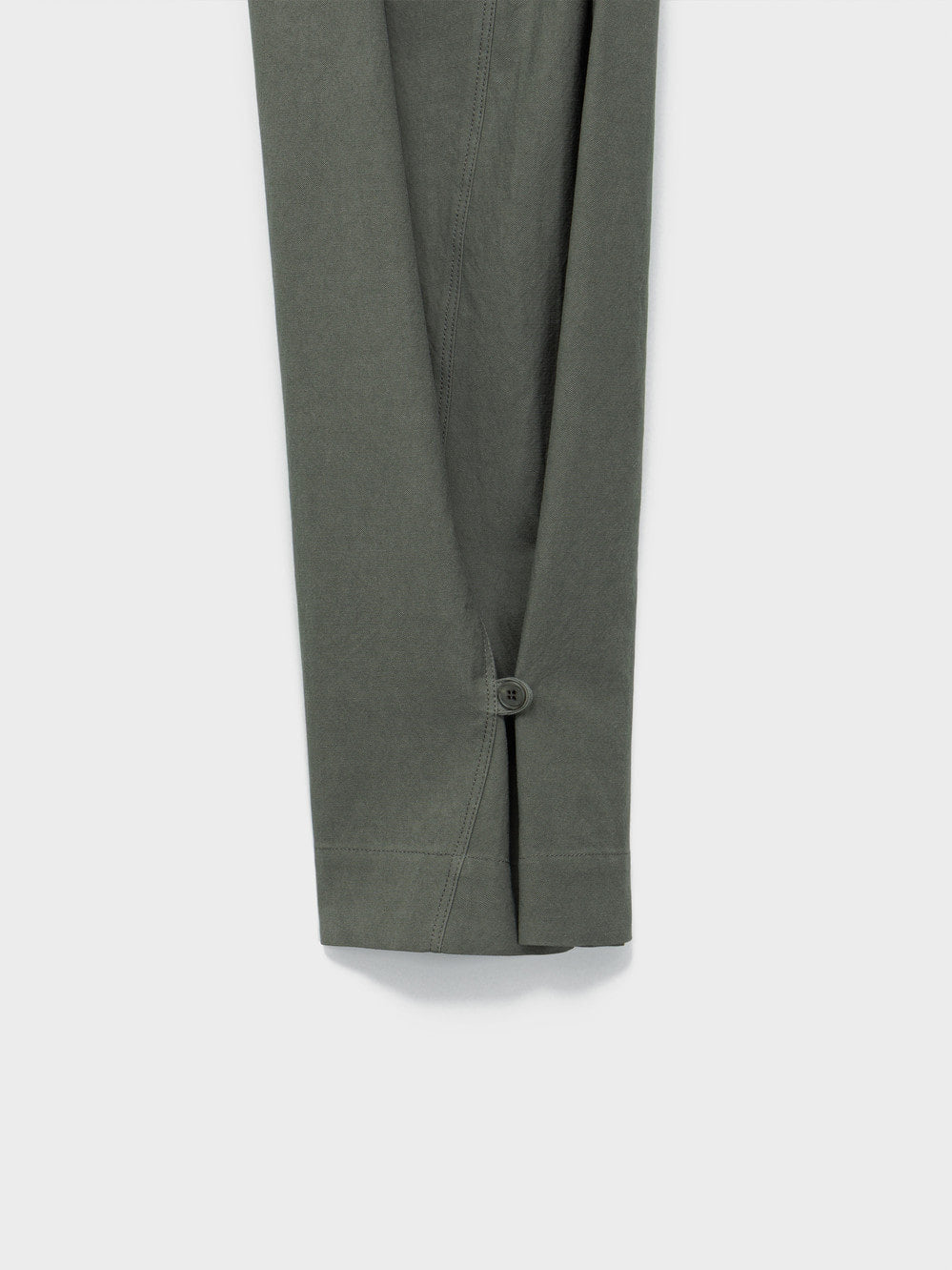 Khaki Wide Two-Tuck Pants by Low Classic, relaxed tailored pants styled as a seasonless fall wardrobe staple at Alas Eius