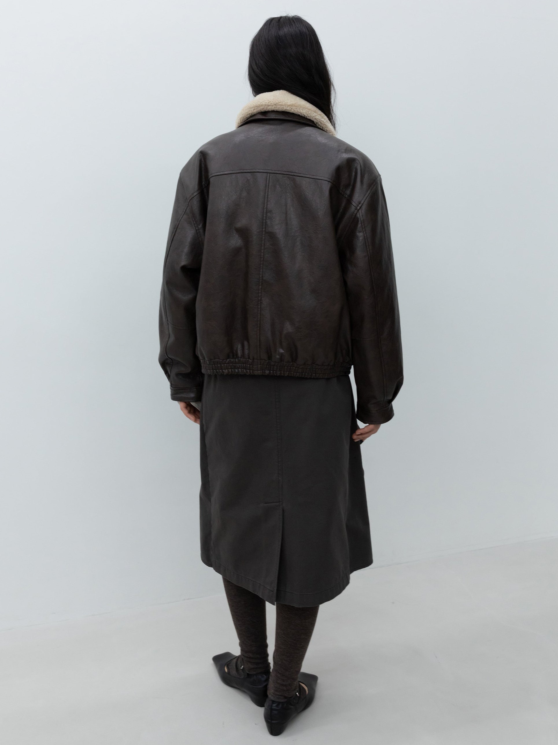 Low Classic Brown Fur-Collar Jacket, vintage-inspired vegan leather jacket with faux fur collar for autumn styling at Alas Eius