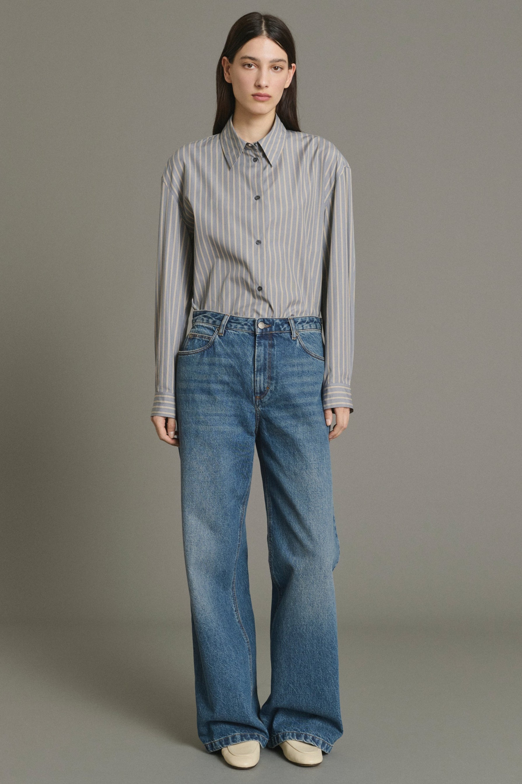 Soeur CALVIN signature straight leg jeans in washed denim with elongated fit at Alas Eius