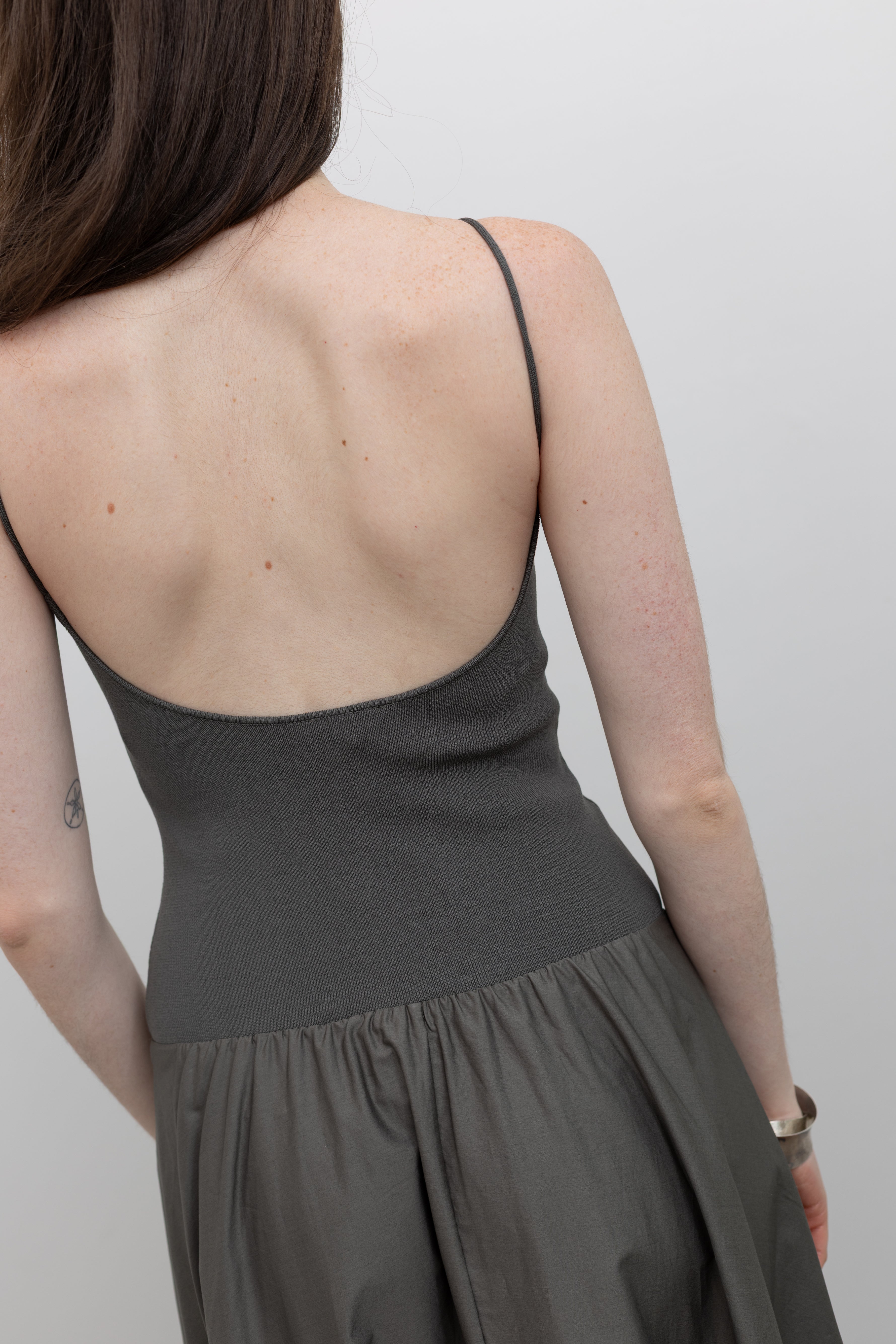 St. Agni women's summer dress featuring a square neck, backless design, and lightweight poplin skirt at Alas Eius. 