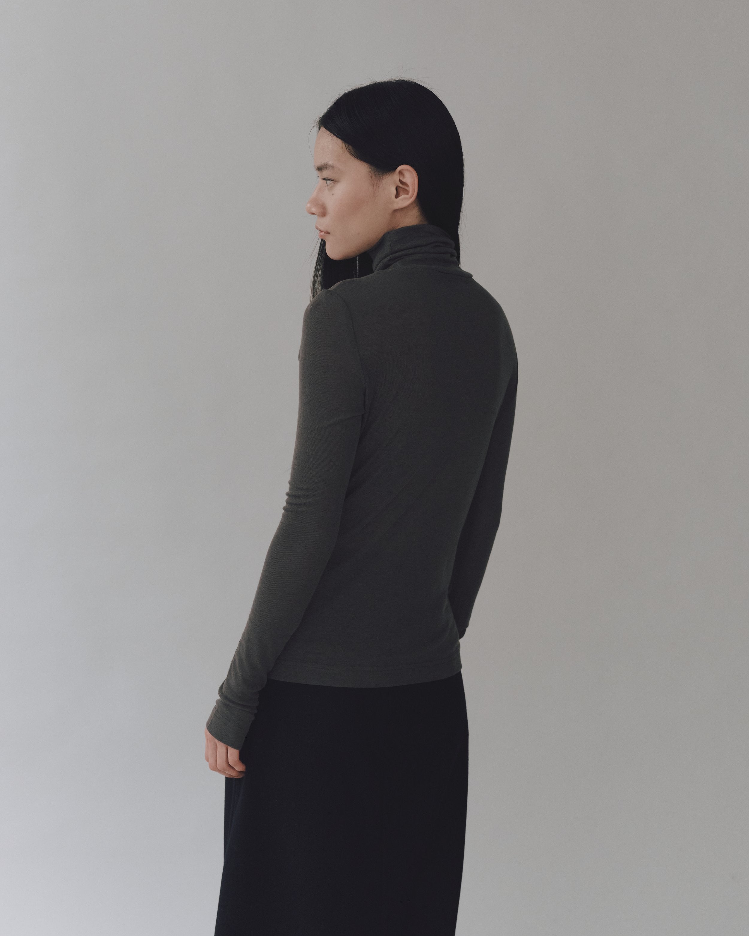 Dark Gray Thin Ribbed Roll Turtleneck Top