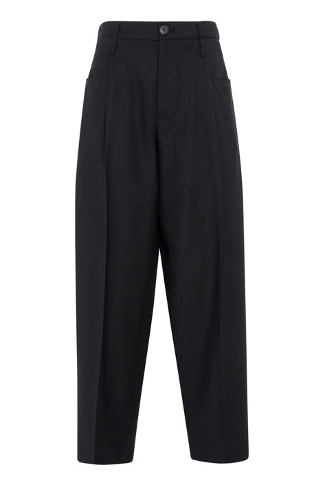 Tela black wool-blend trousers with front pleats and a slightly cropped ankle-length silhouette at alas eius.