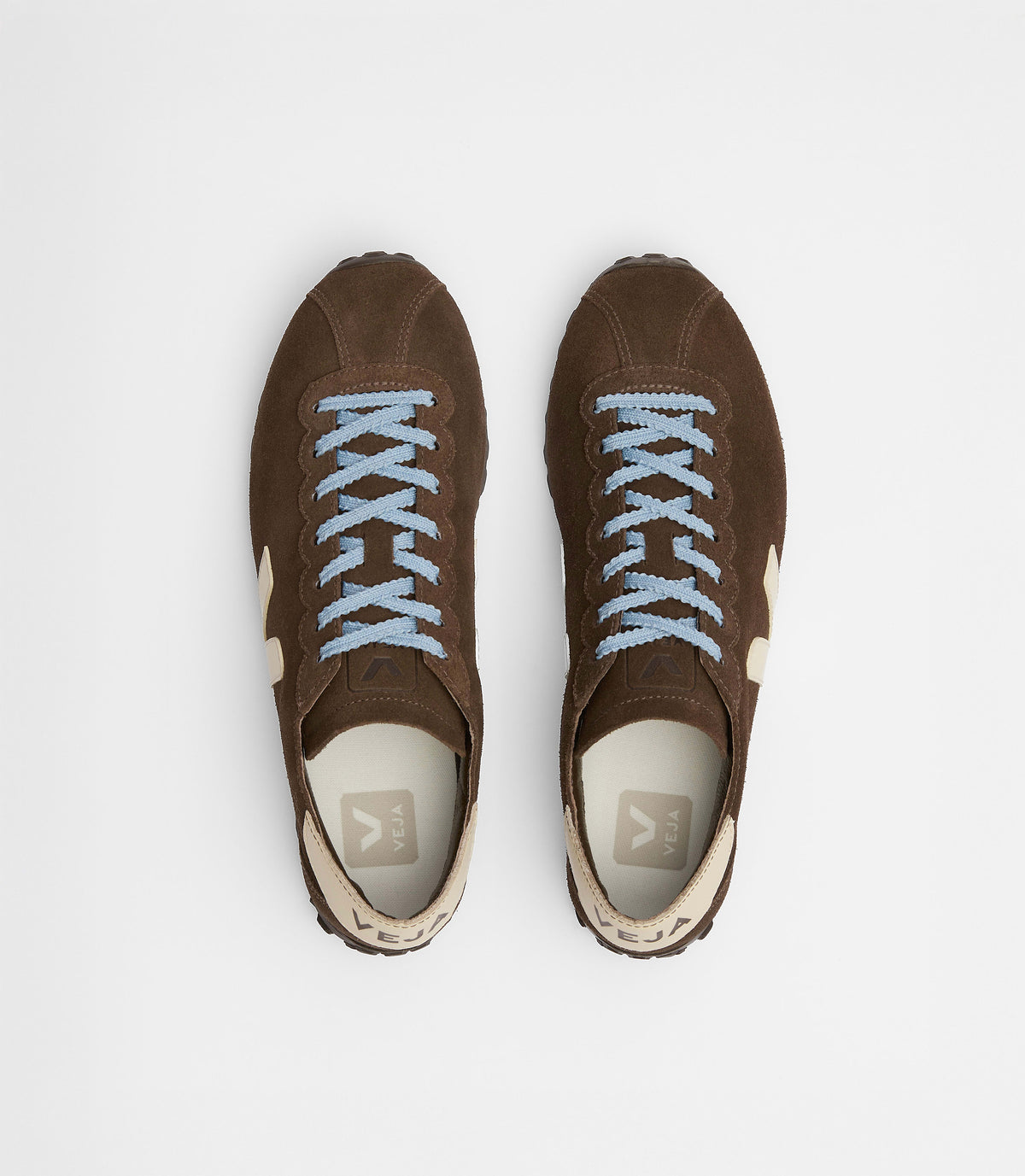 VEJA Cateyes low-profile sneaker with sharp lines at Alas Eius